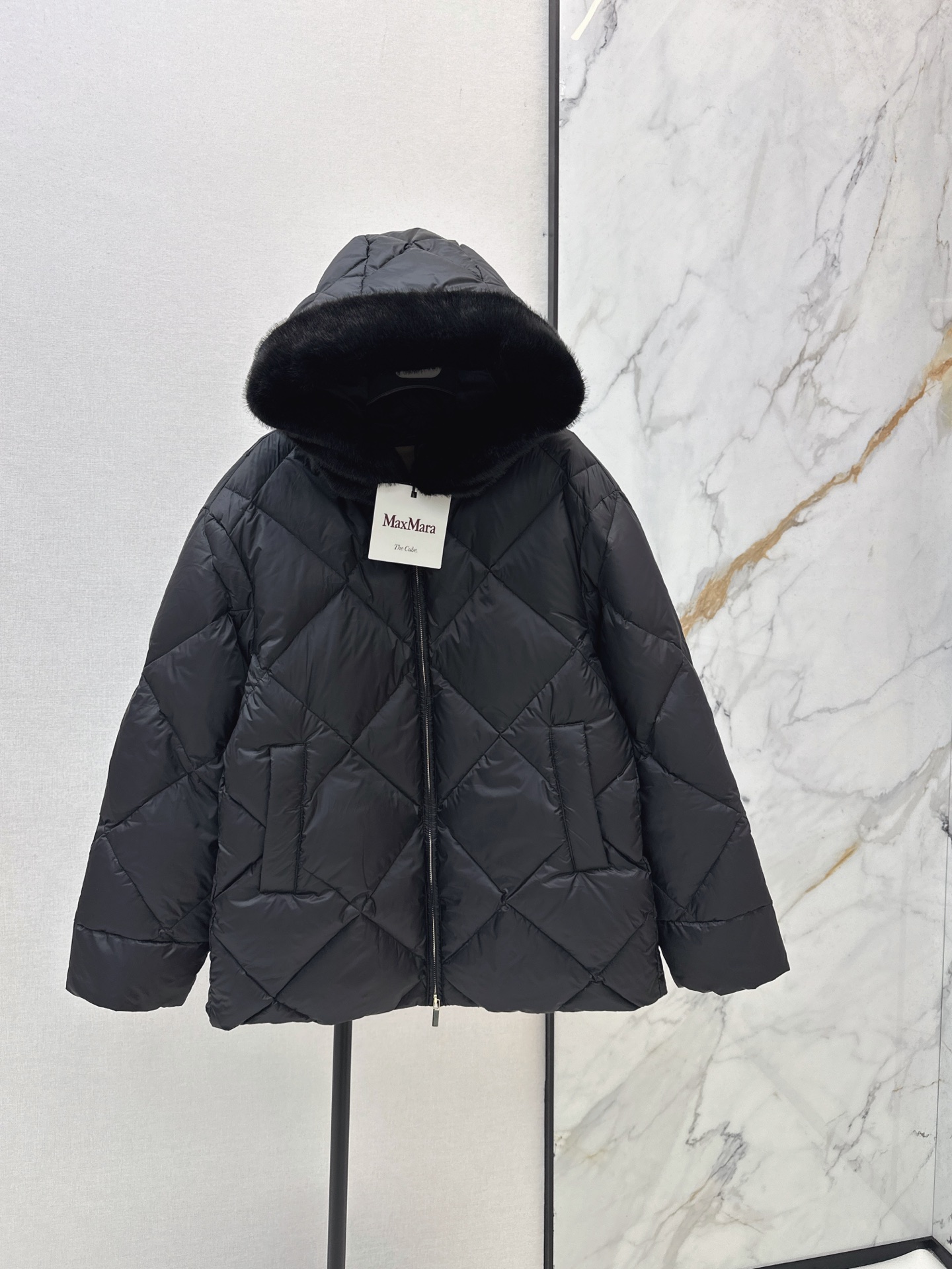 Max 26fw fur-trim down jacket
