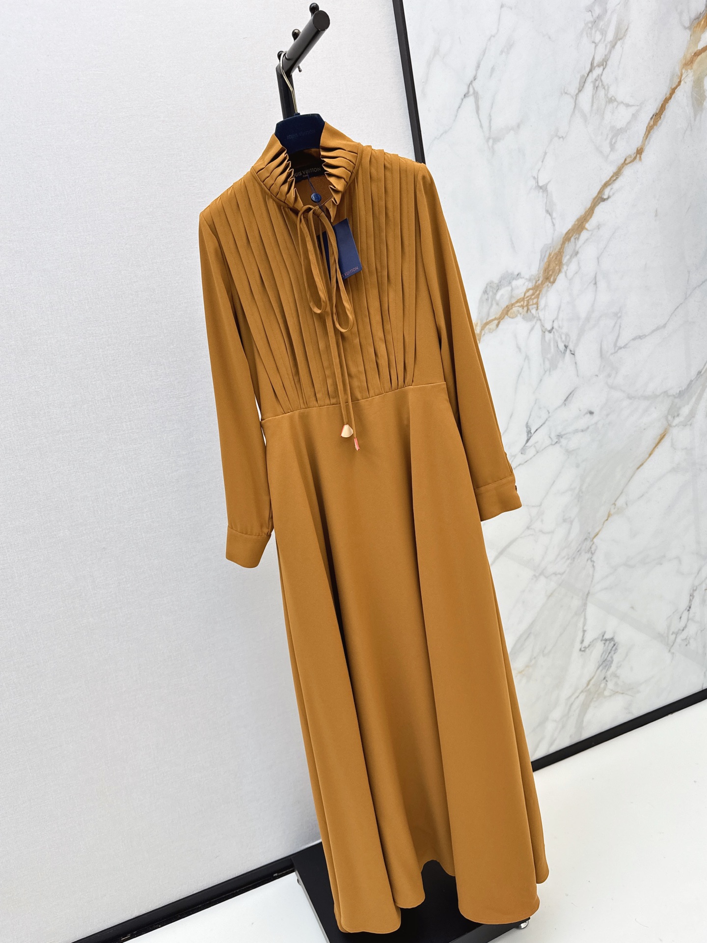 Loui 26fw ruffle dress