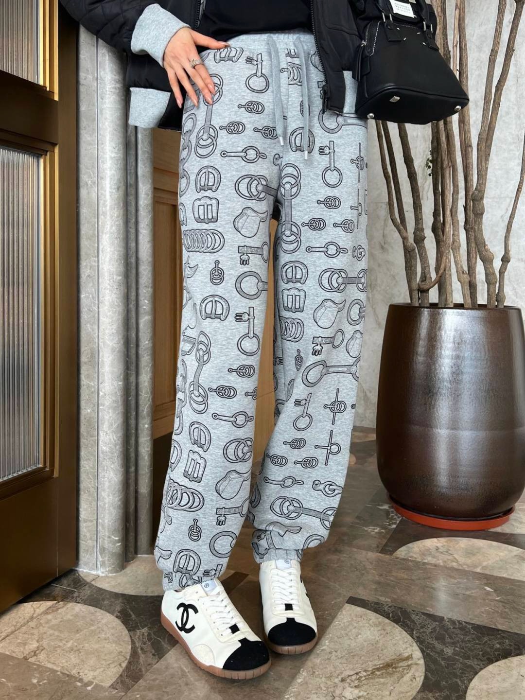 Her 26fw casual print pants
