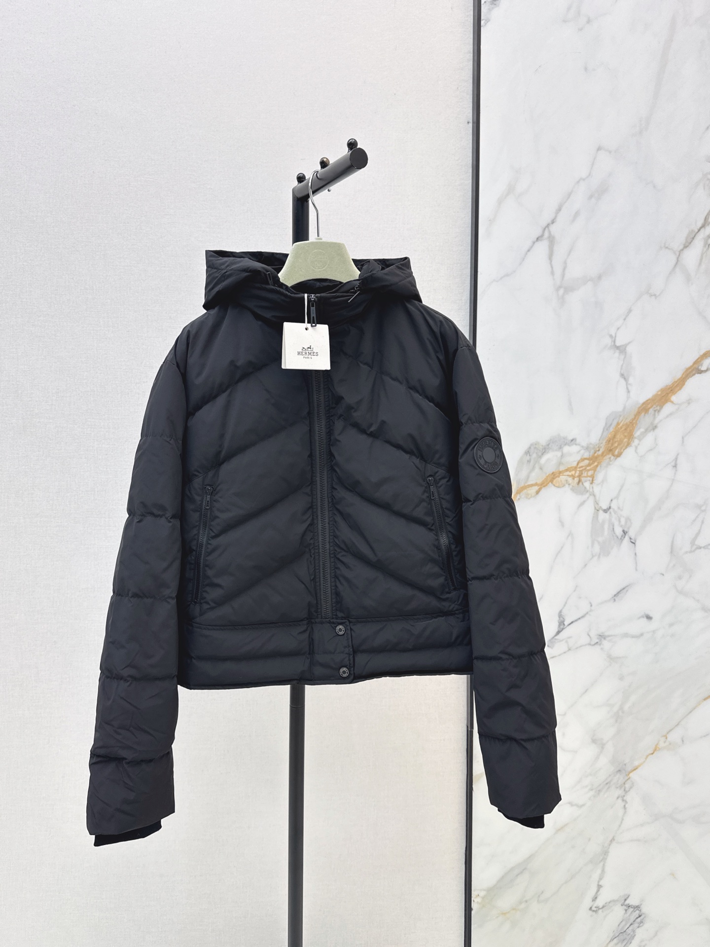 Her 26fw hooded down jacket