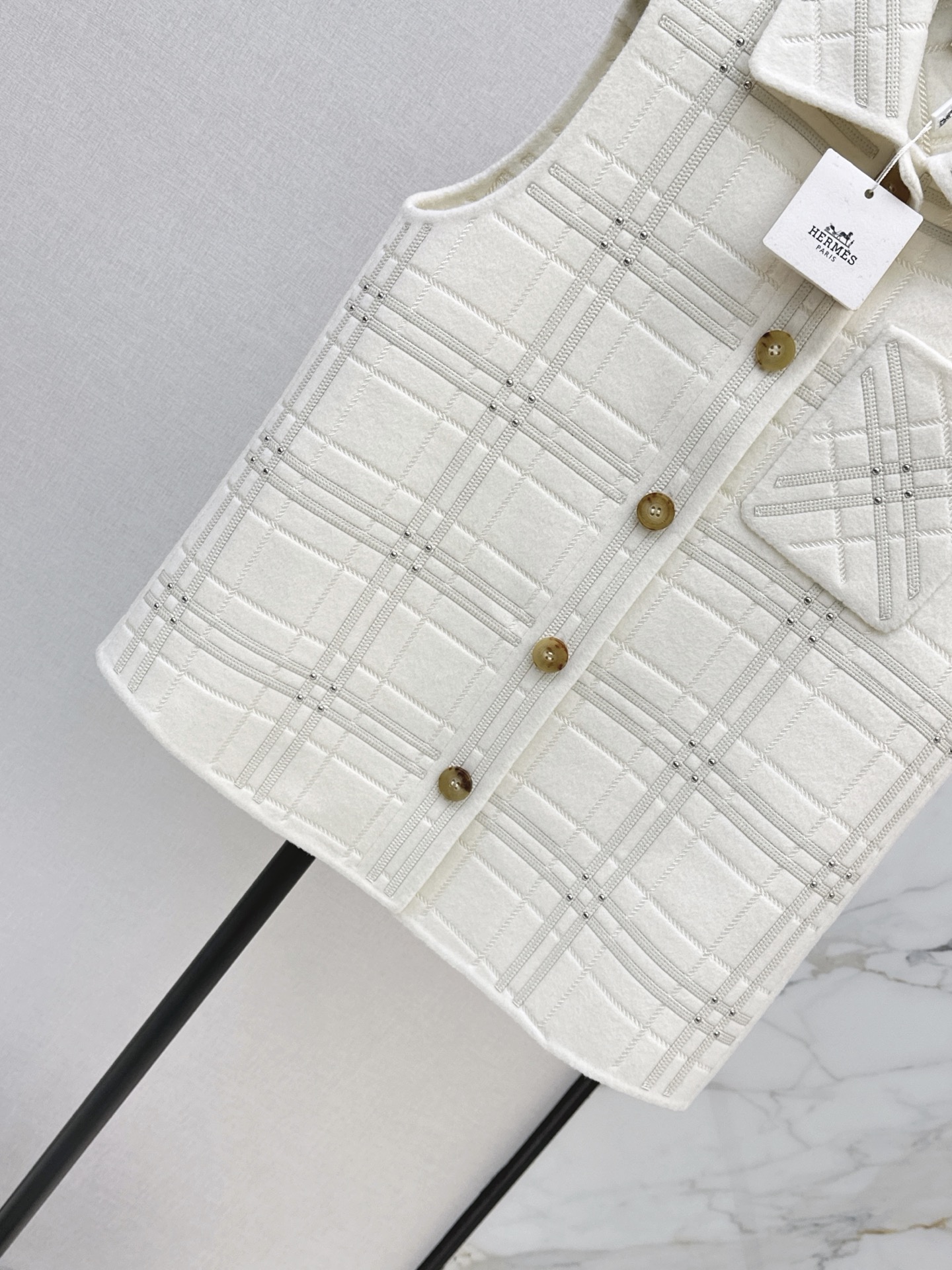 Her 26fw embroidery woole vest