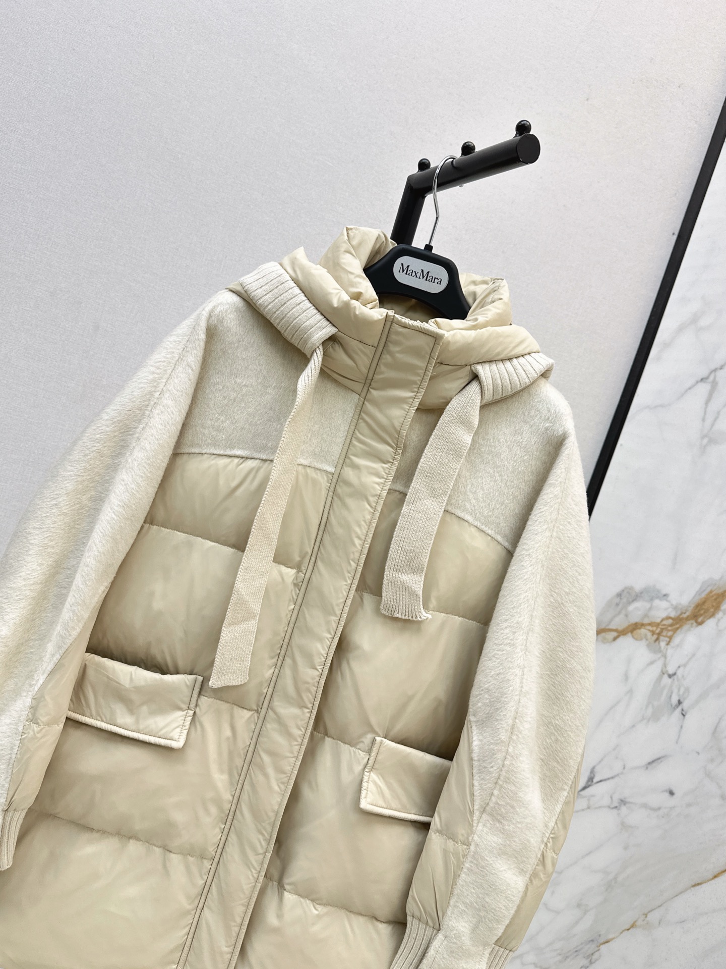 Max 26fw knit contract hooded down jacket