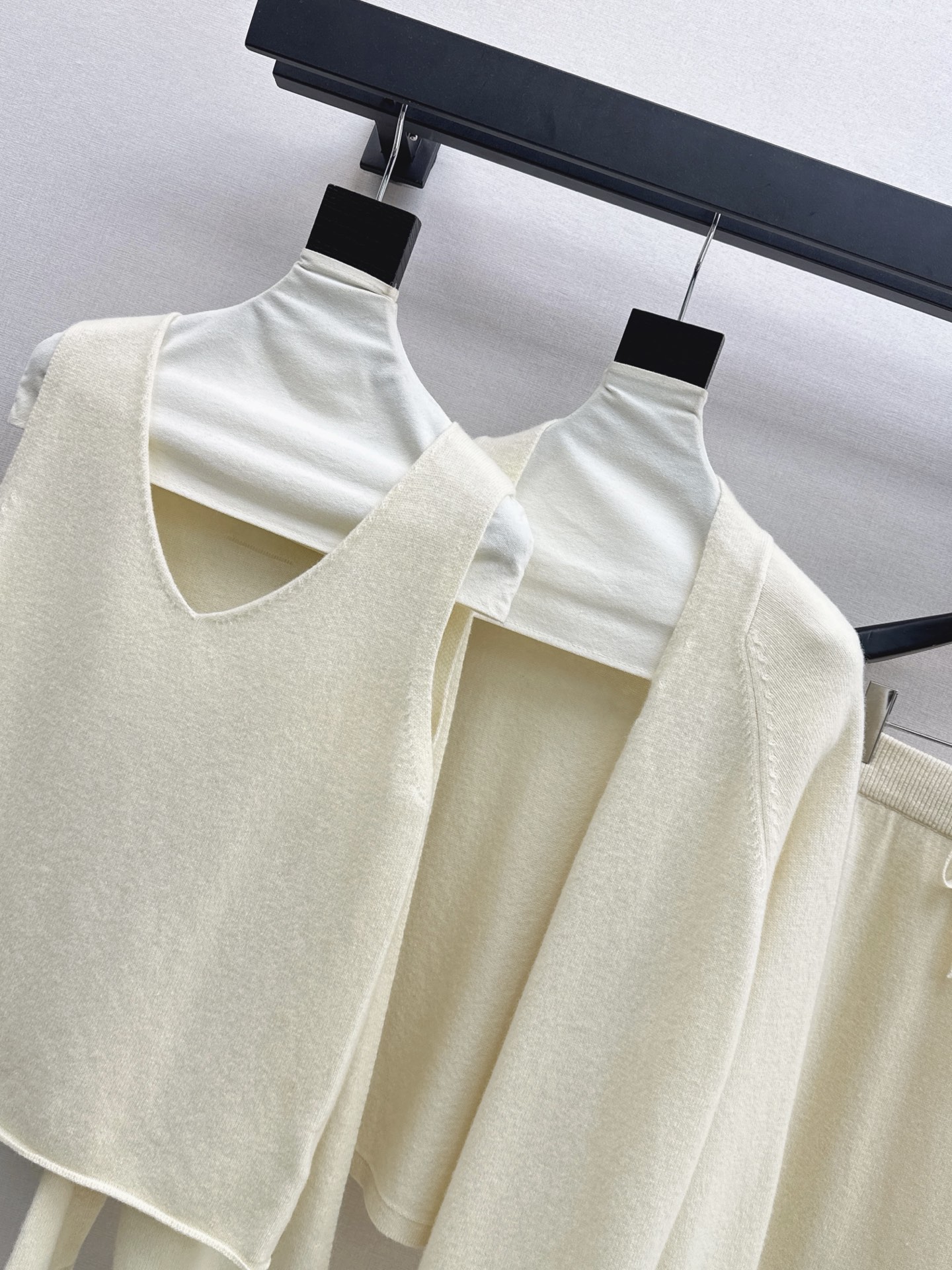 Max 26fw wool knit vest cardigan skirt sets