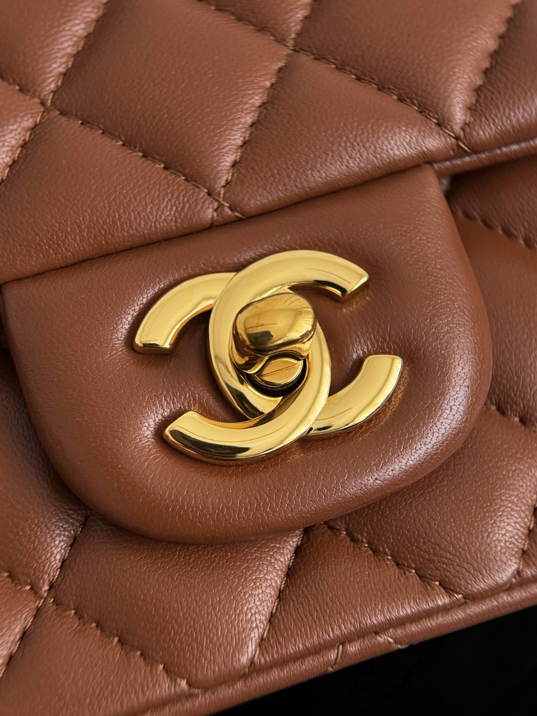 Chan cf20 chain shoulder bag