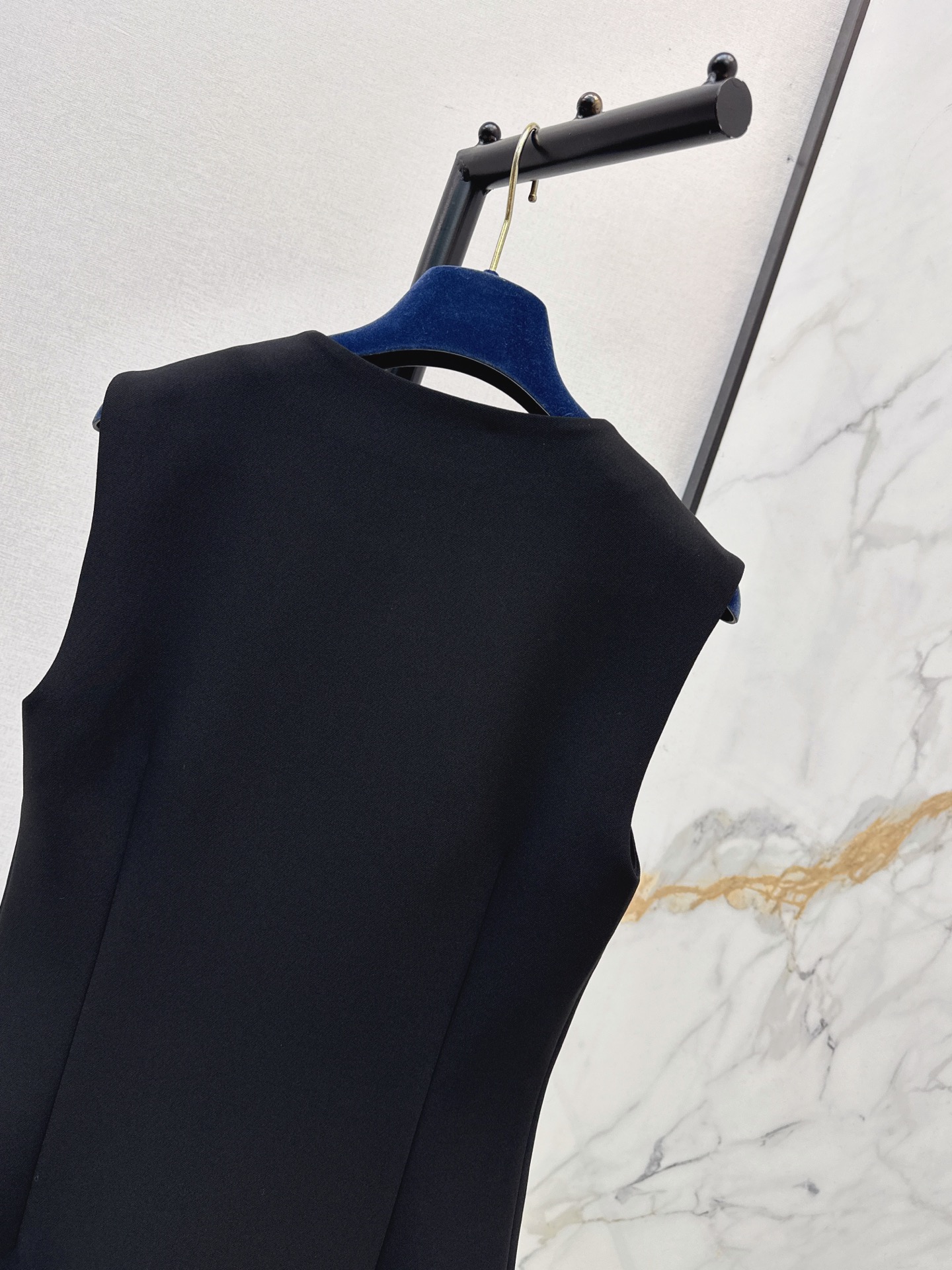 Loui 26fw sleeveless zip-up dress