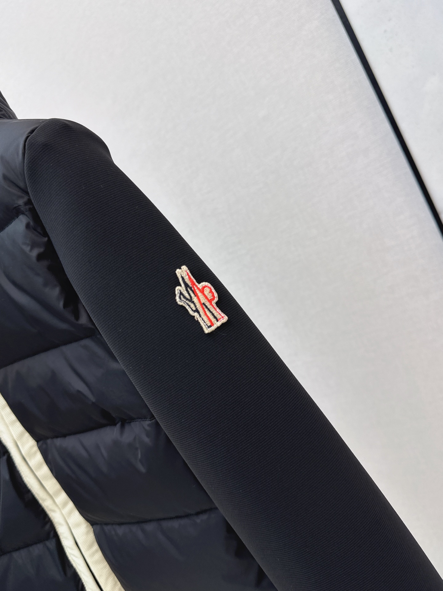 Monc 26fw hooded down ski jacket