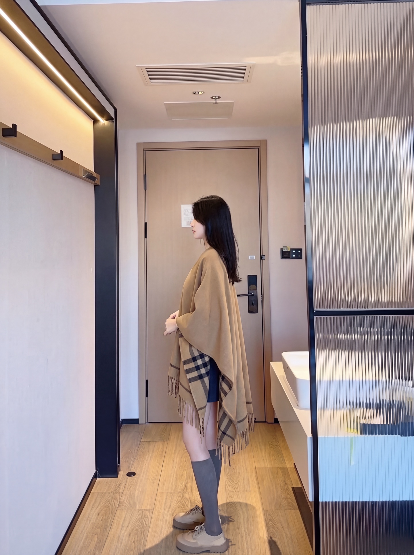 BUR 26fw cashmere shwals cape