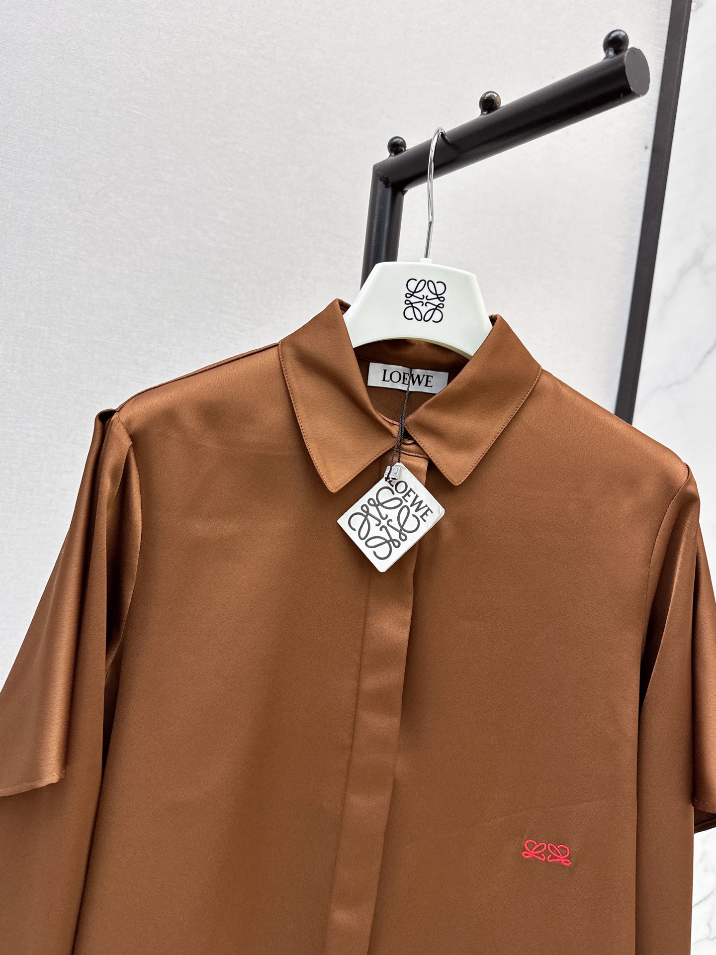 Loe 26fw asymmertic shirt