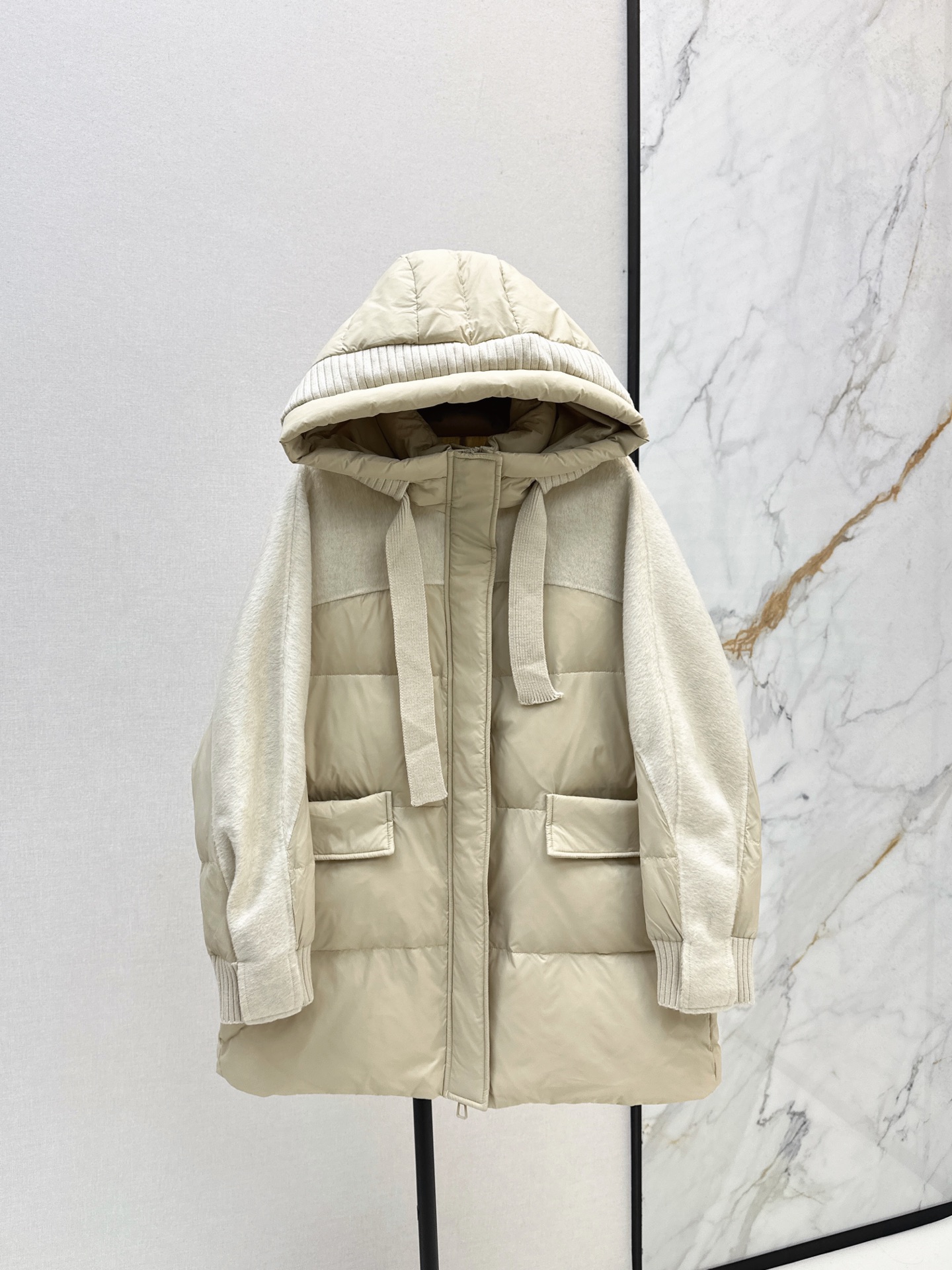 Max 26fw knit contract hooded down jacket