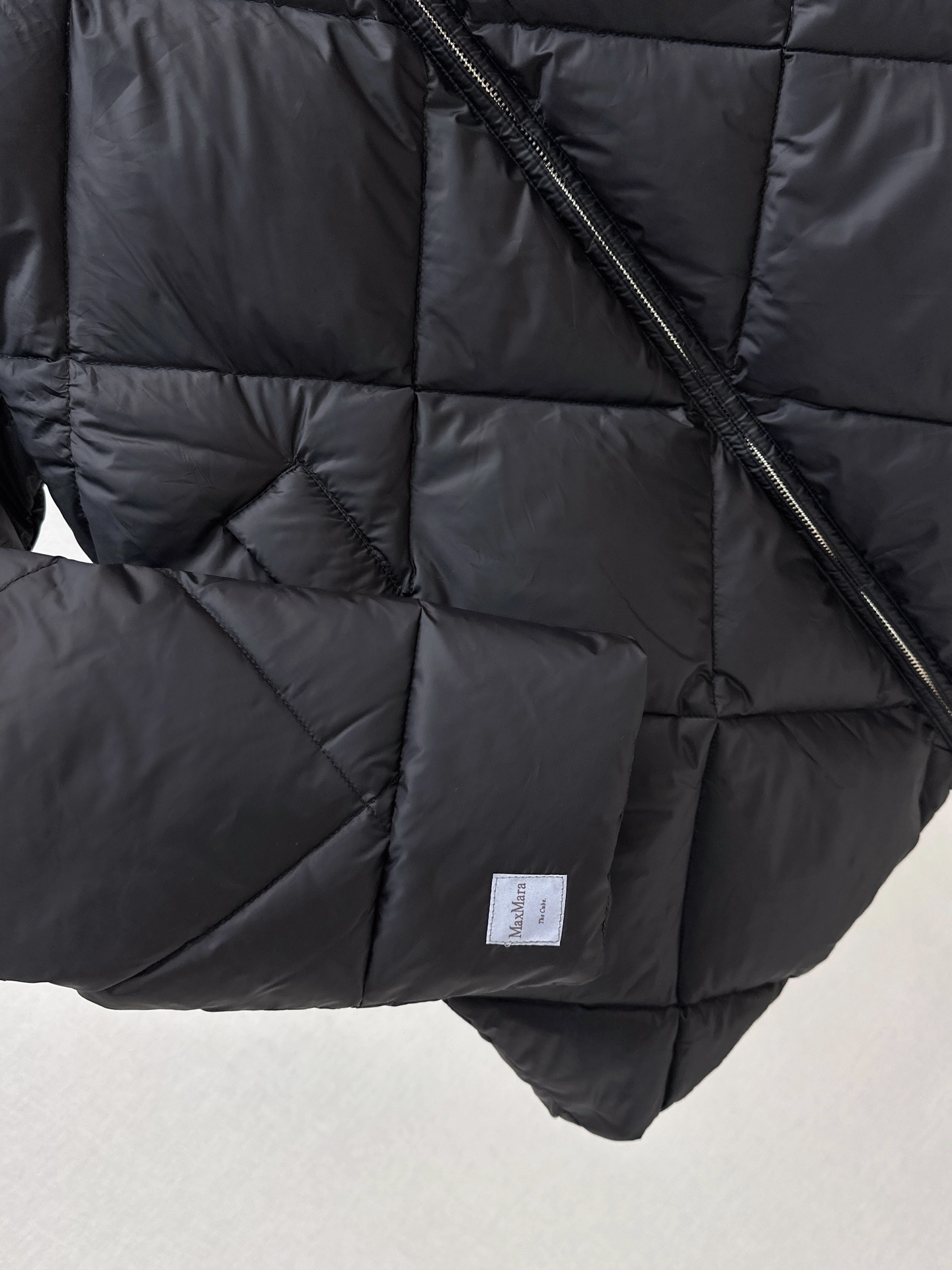 Max 26fw fur-trim down jacket