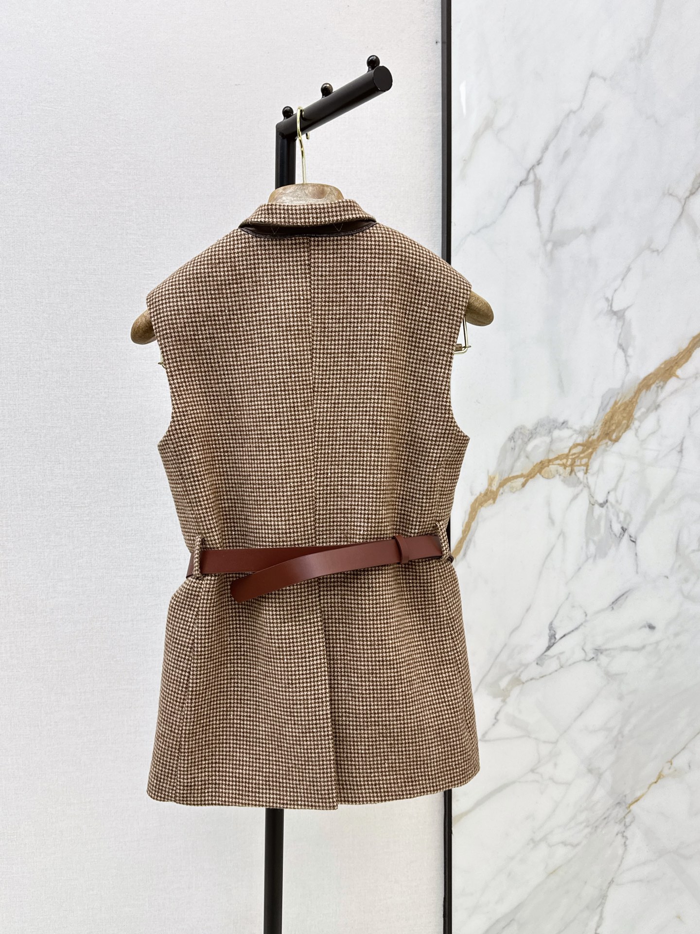 Brun 26fw belted houndstooth vest
