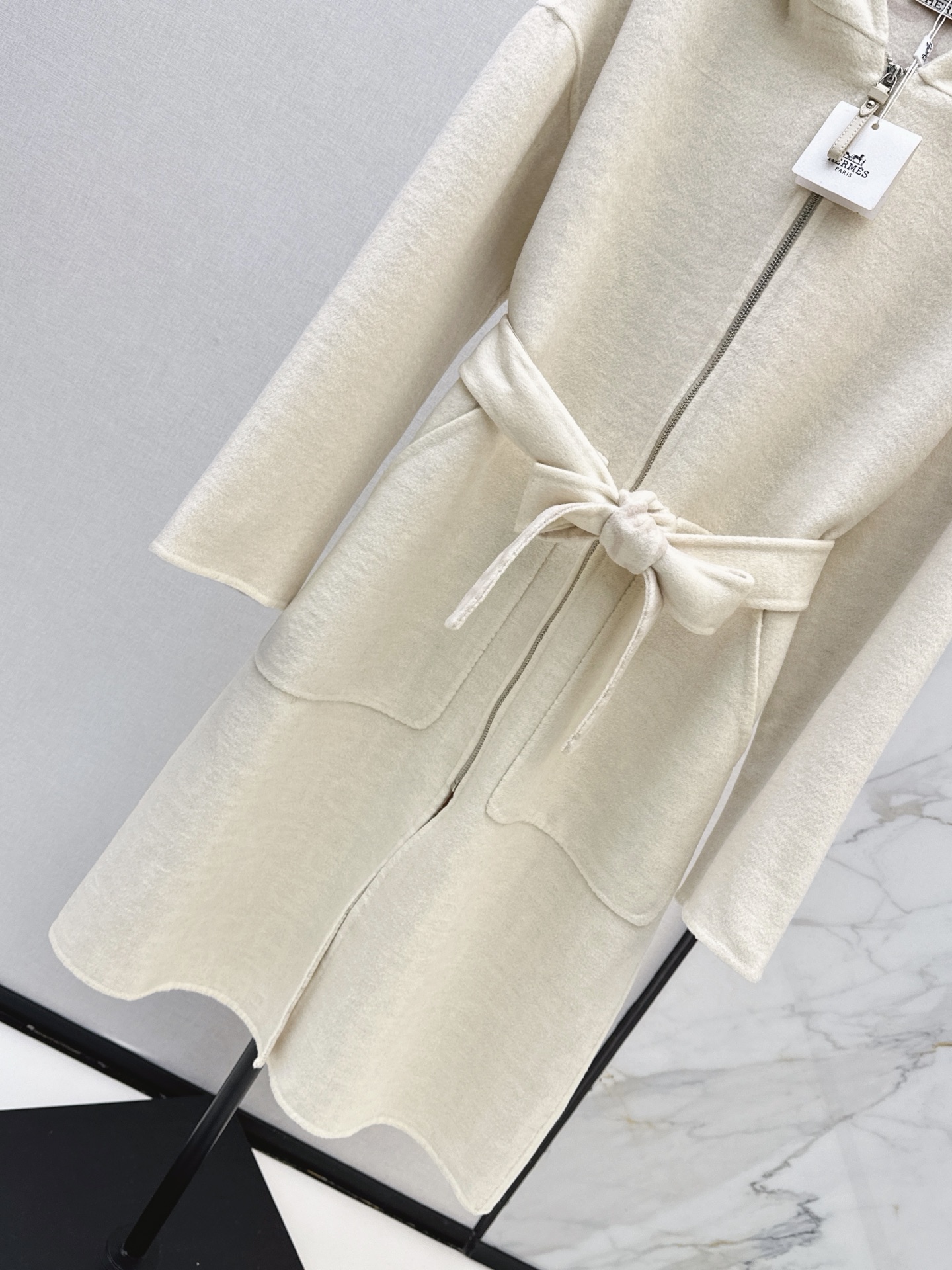 Her 26fw cashmere overcoats