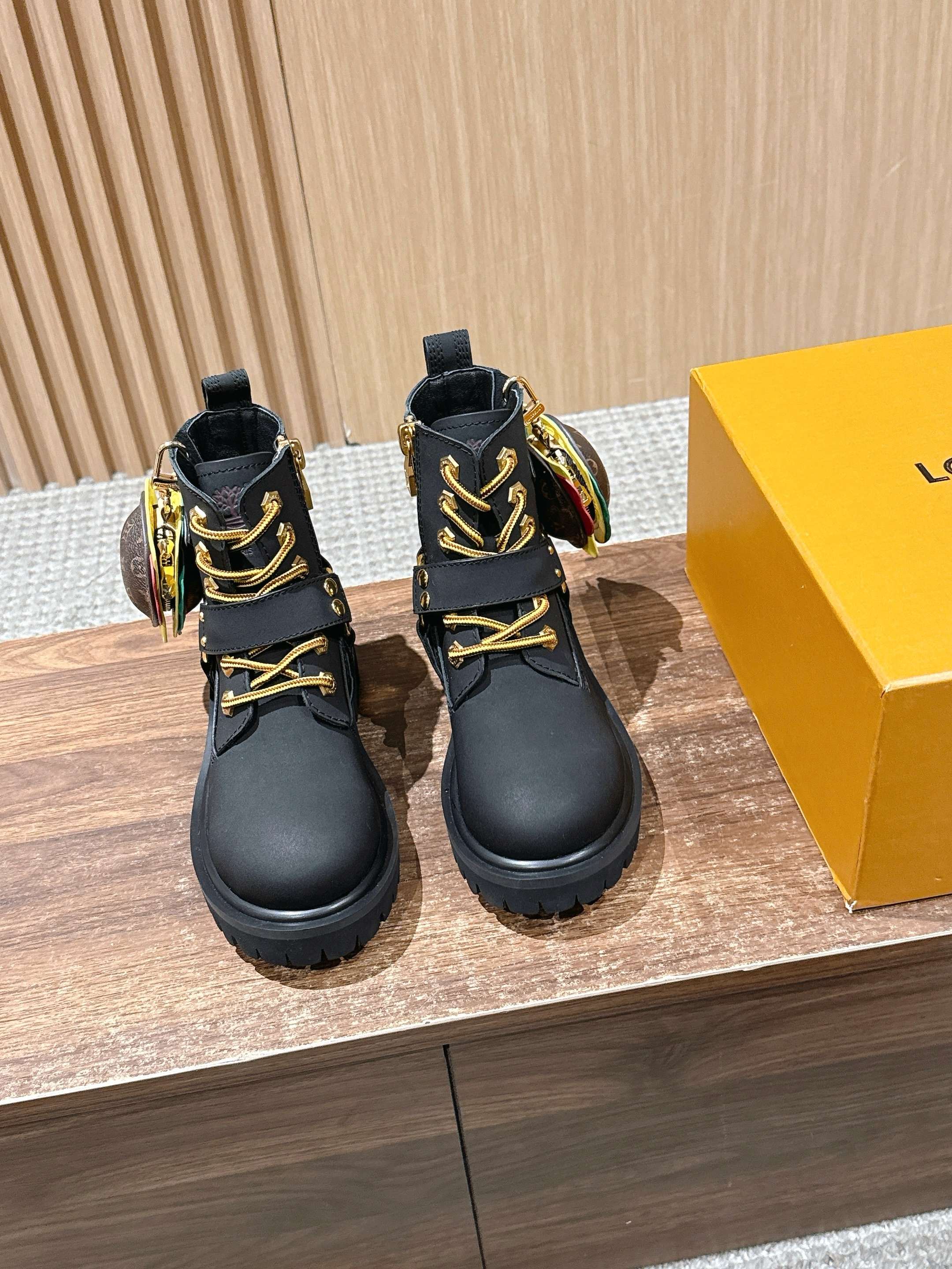 Loui 25fw biker boots