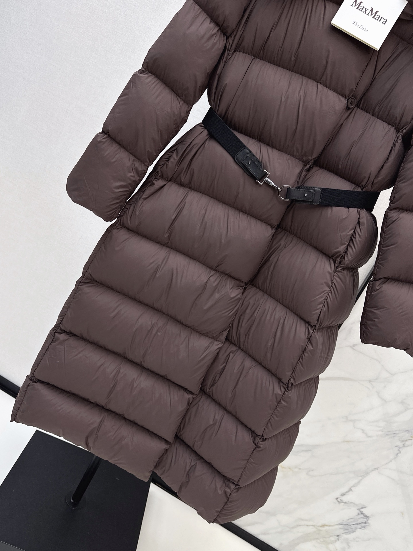 Max 26fw belted hooded down jacket