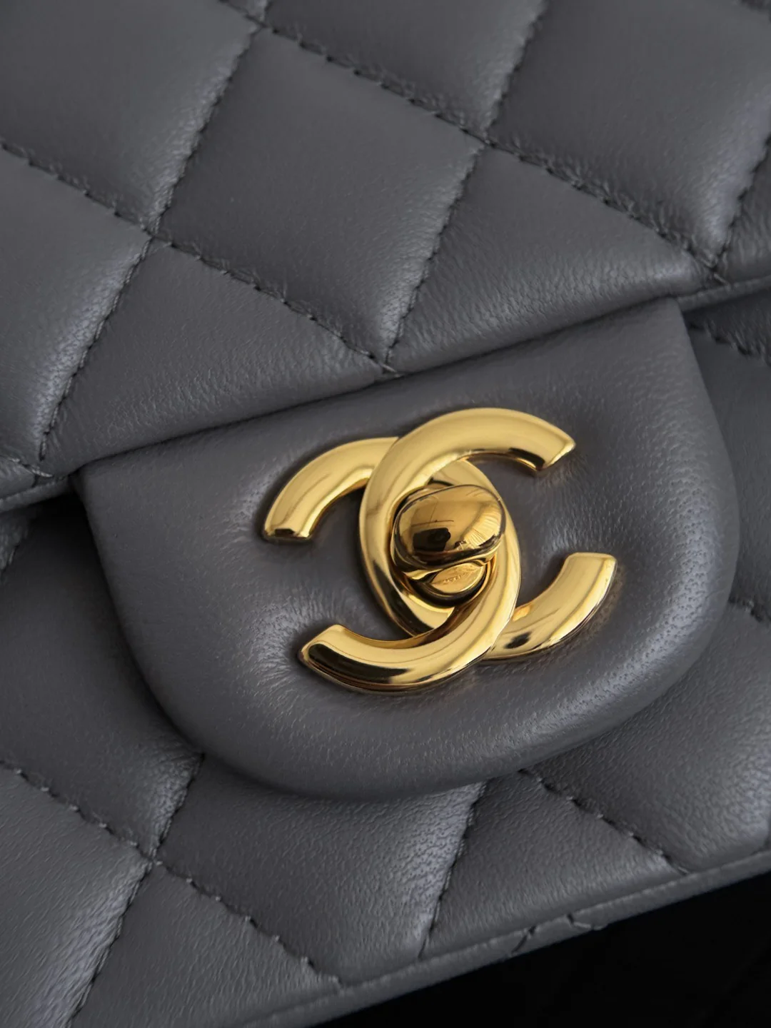 Chan cf20 chain shoulder bag