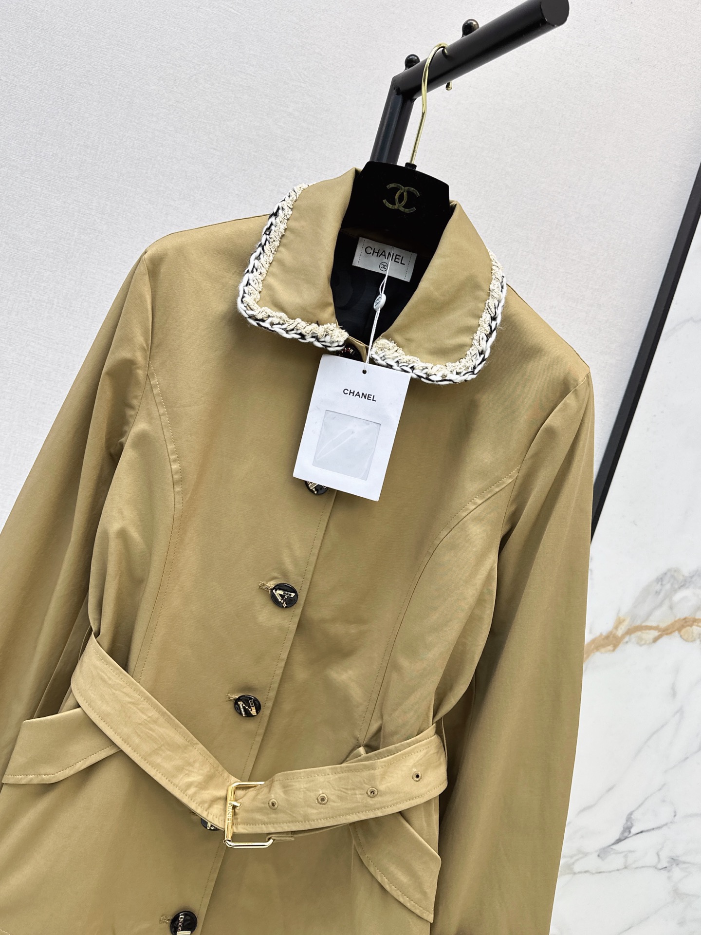 Chan 26fw belted cropped trench coats