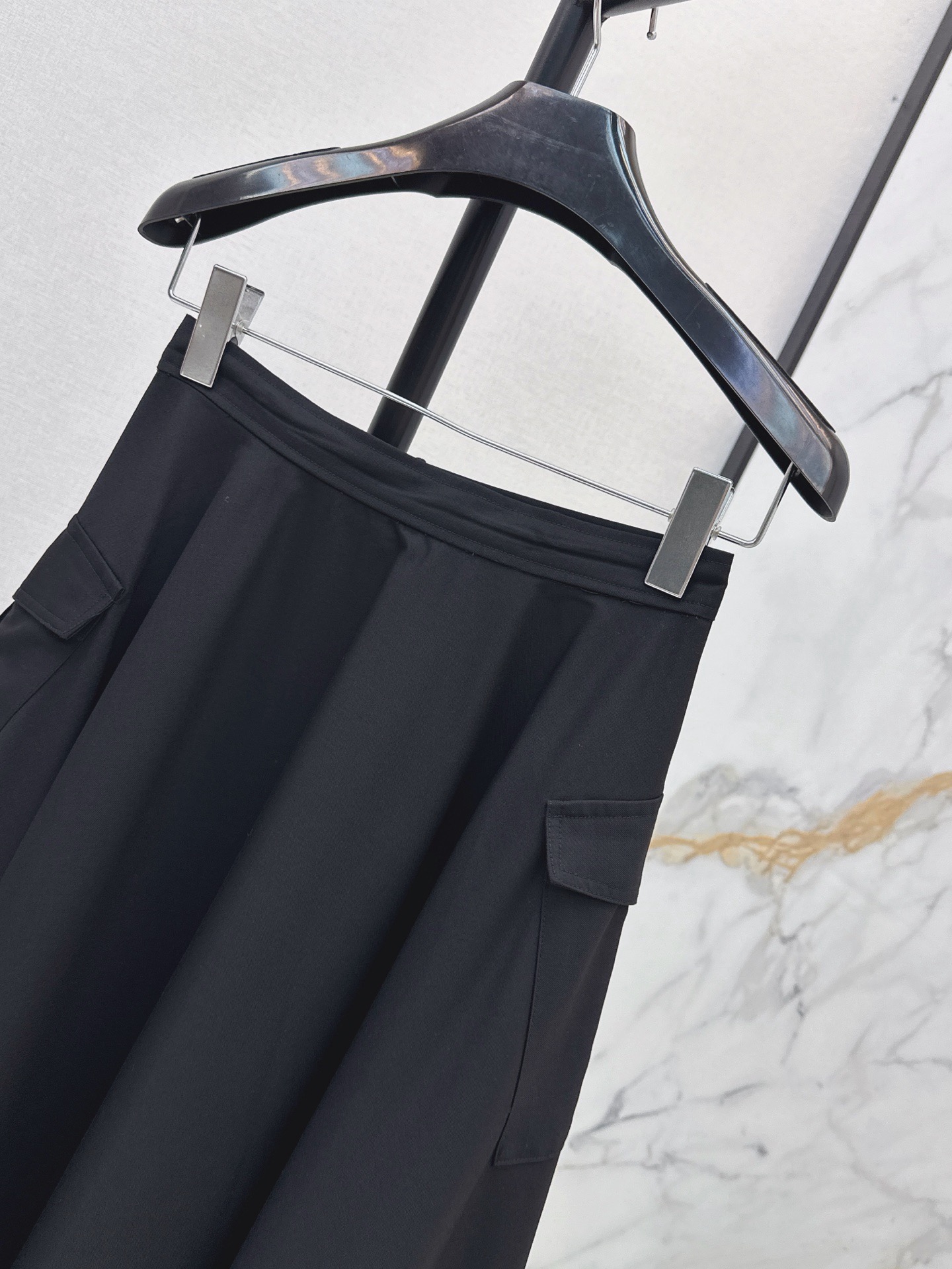 Celi 26ss cargo pleated skirt