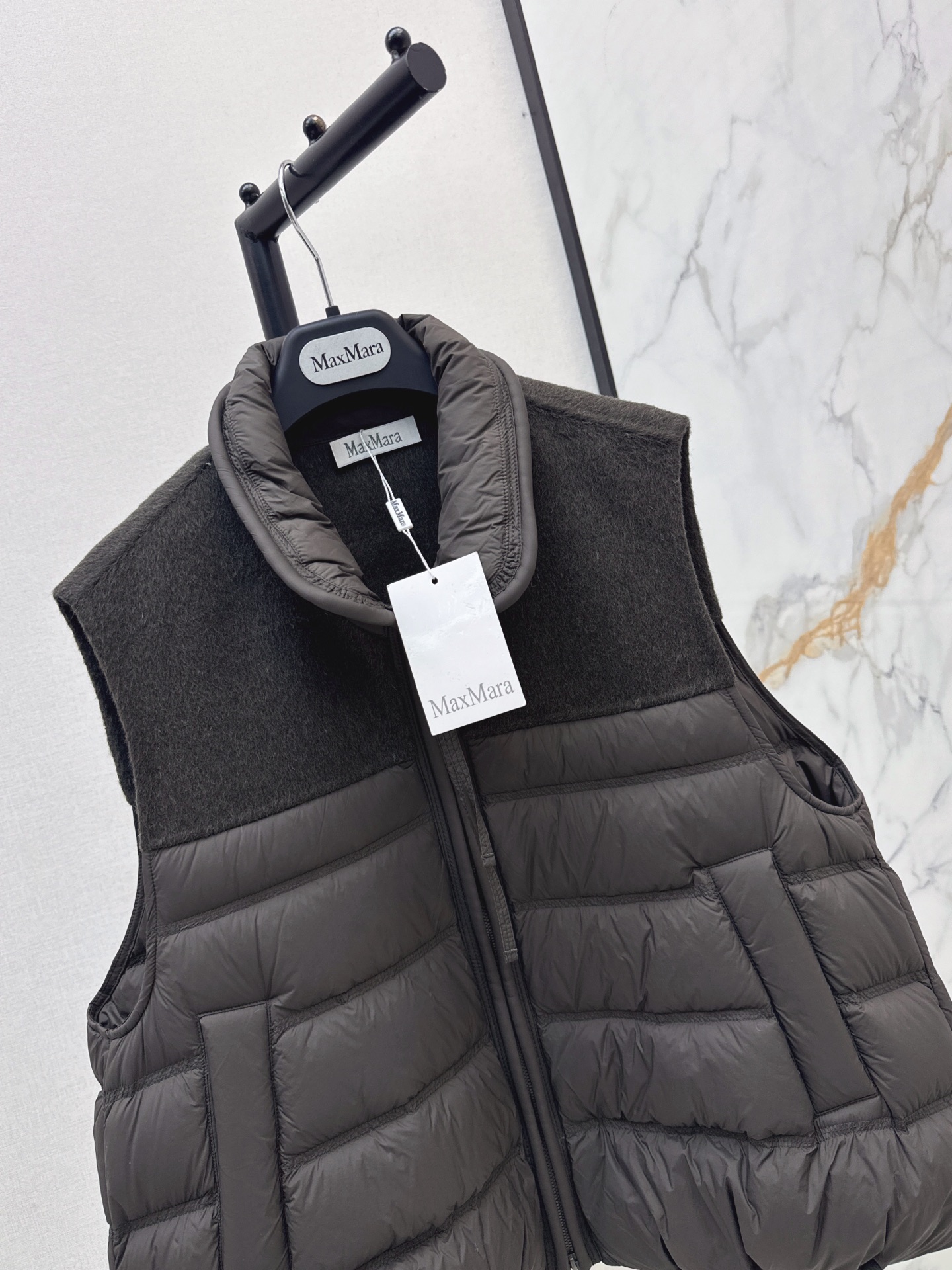 Max 26fw knit contract down vest