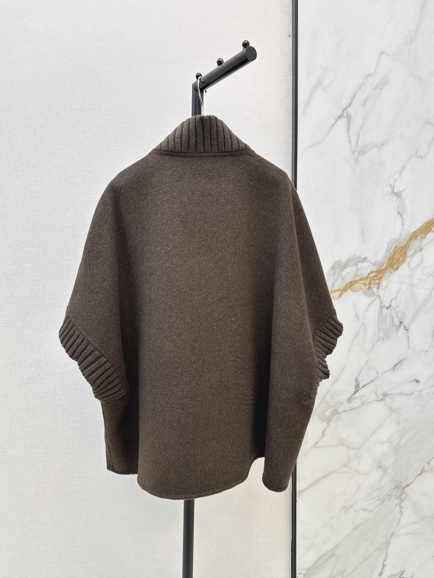 Max 26fw wool cape jacket