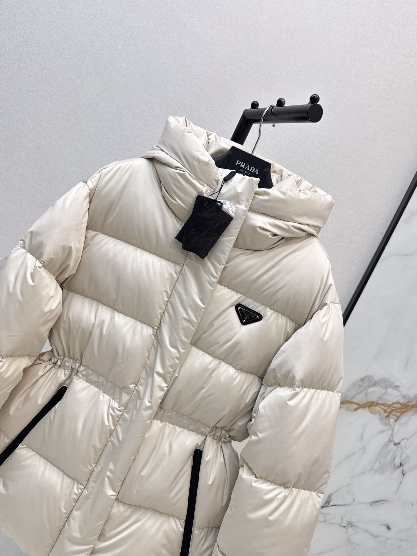 Pra 26fw hooded drawsting down jacket