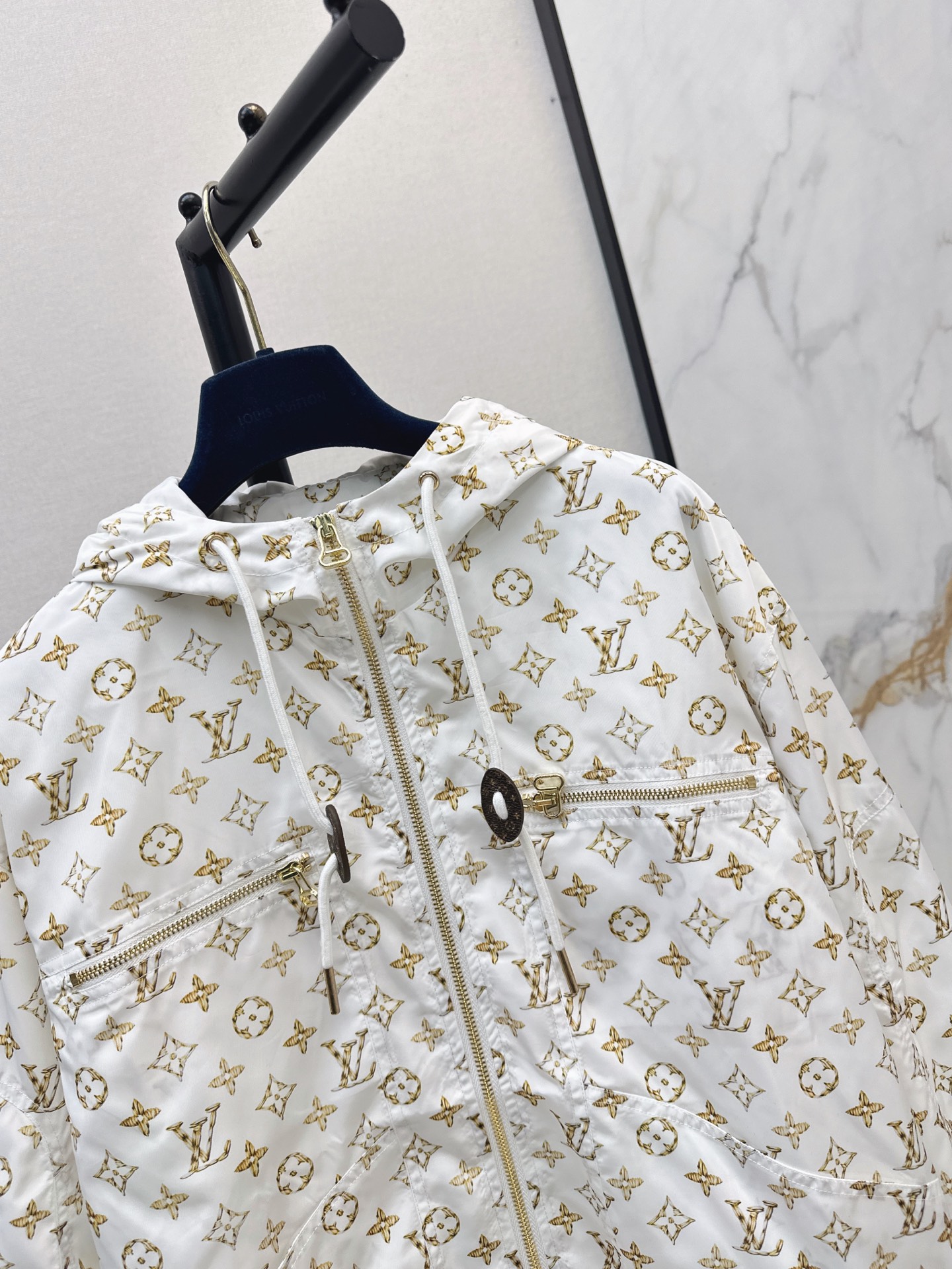 Loui 26fw print hooded trench coats