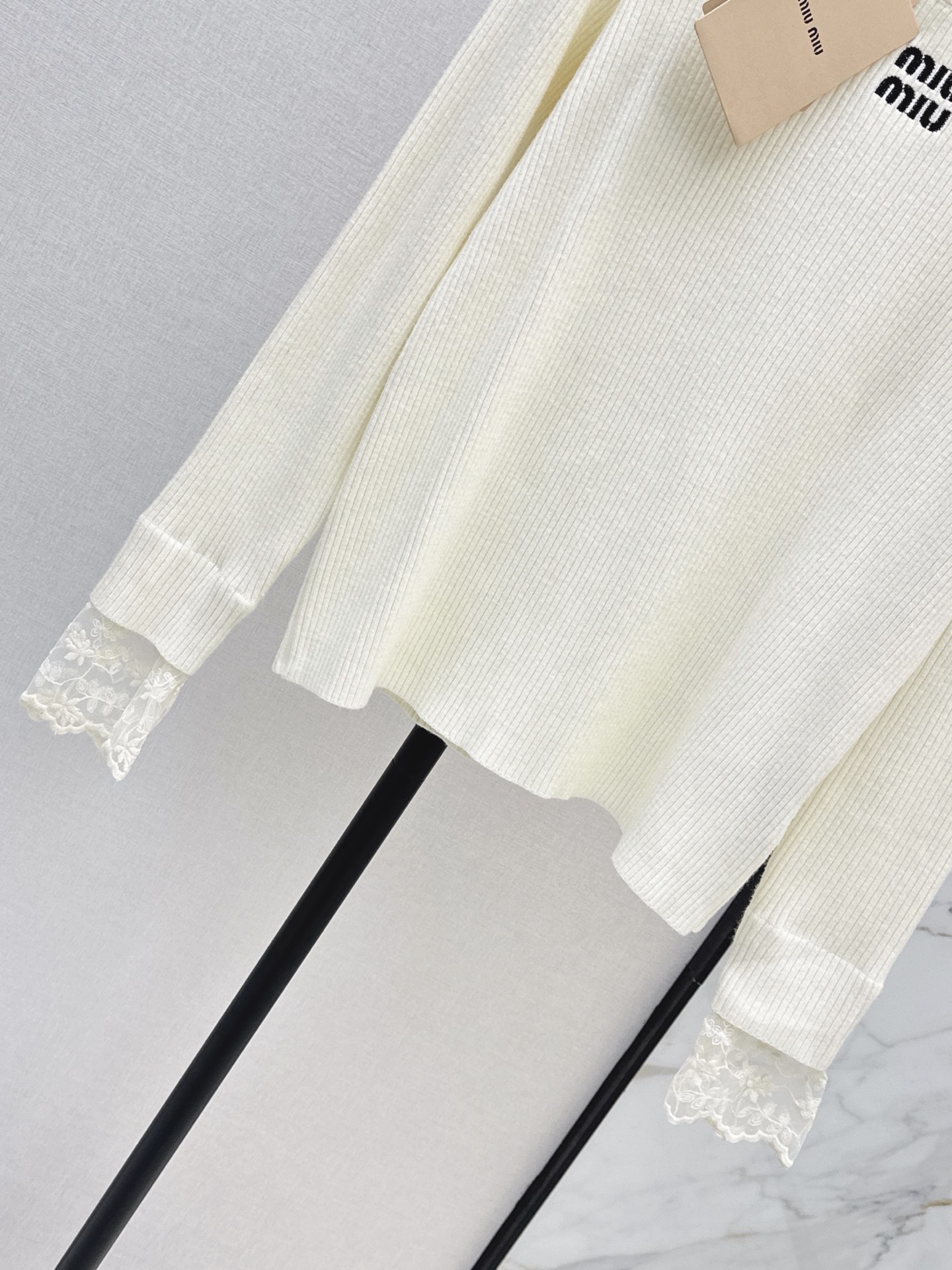 Miu 26fw lace contract sweater