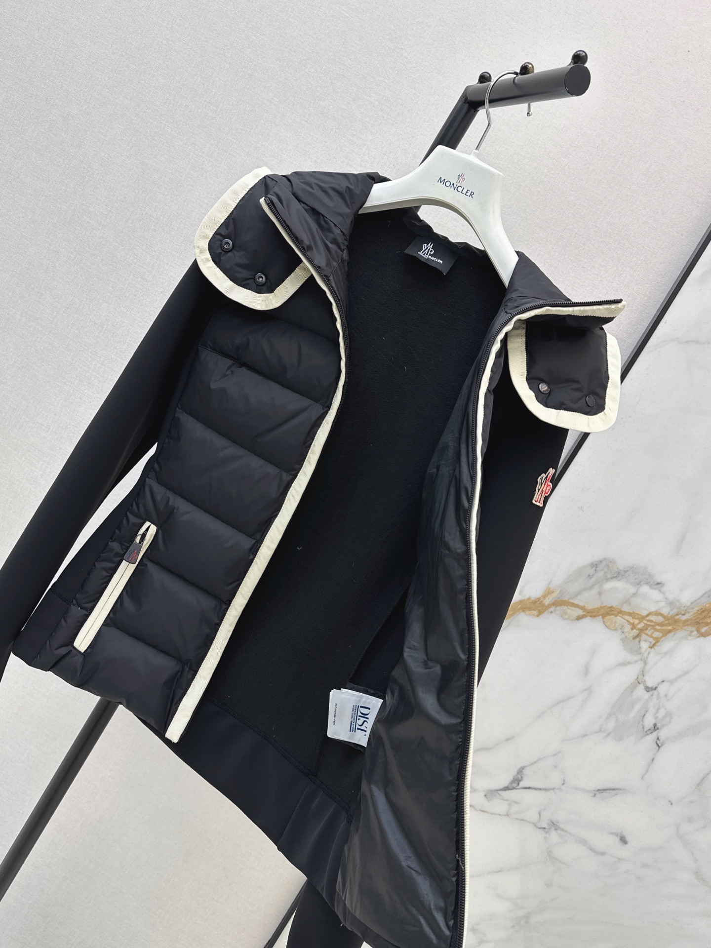 Monc 26fw hooded down ski jacket
