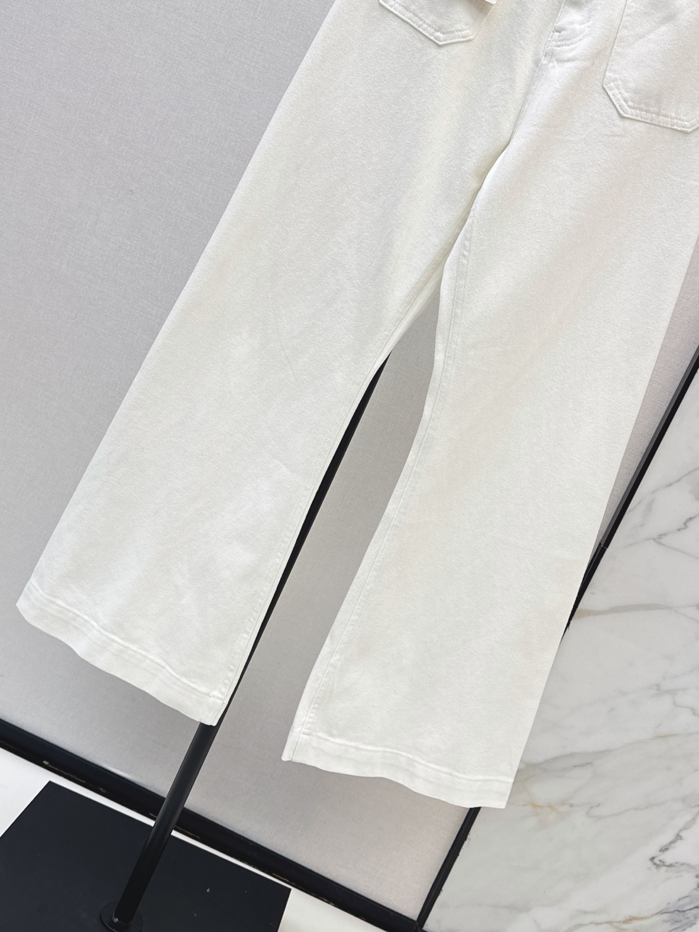 Celi 26fw flared jeans