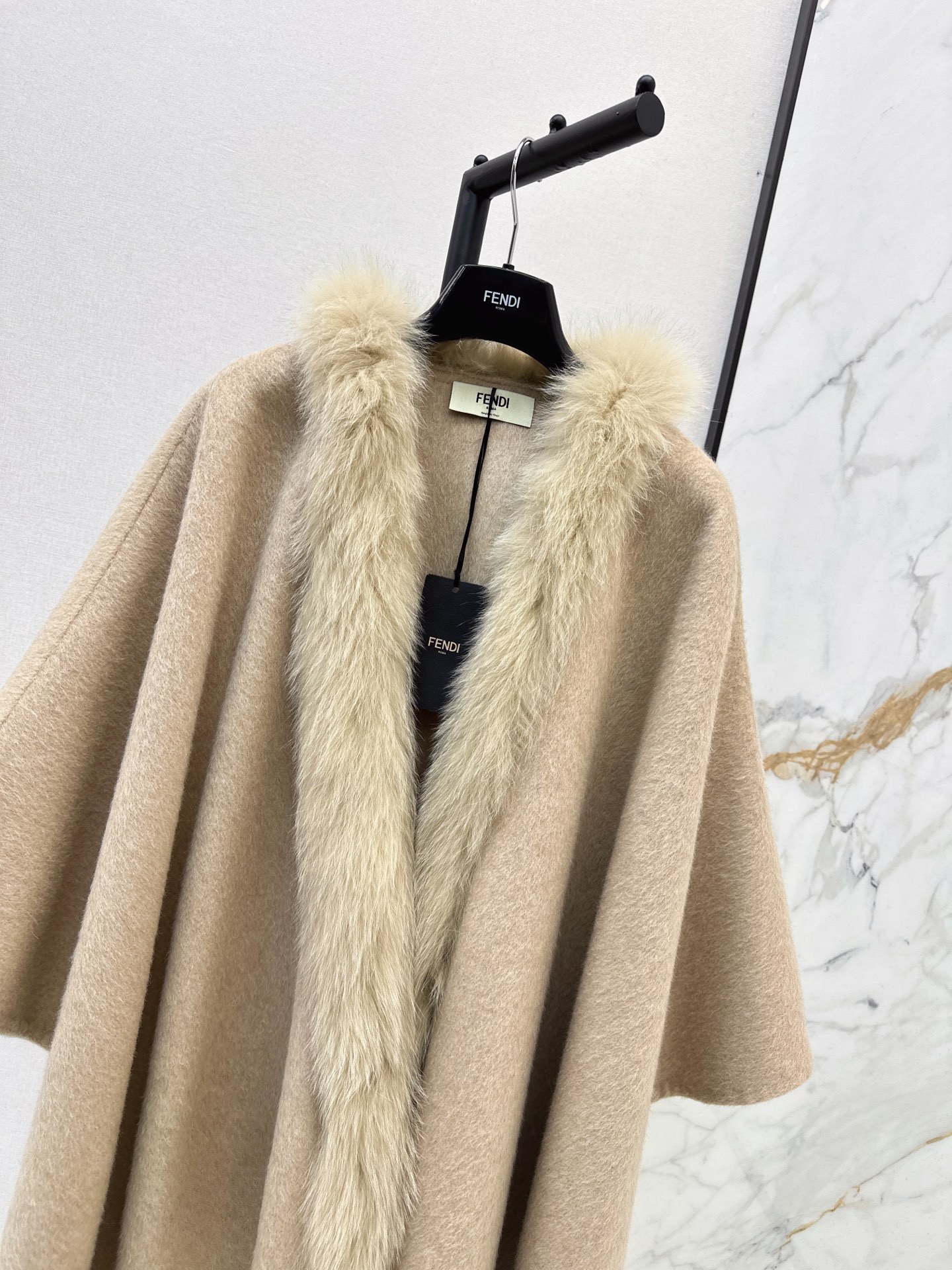 Fen 26fw fox-trim woolen cape jacket