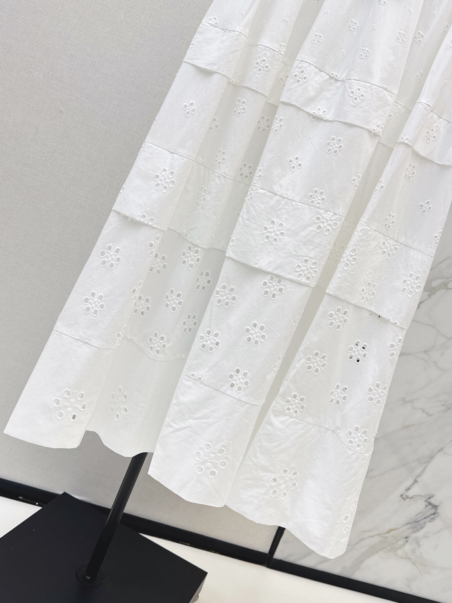 Celi 26fw embroidery skirt