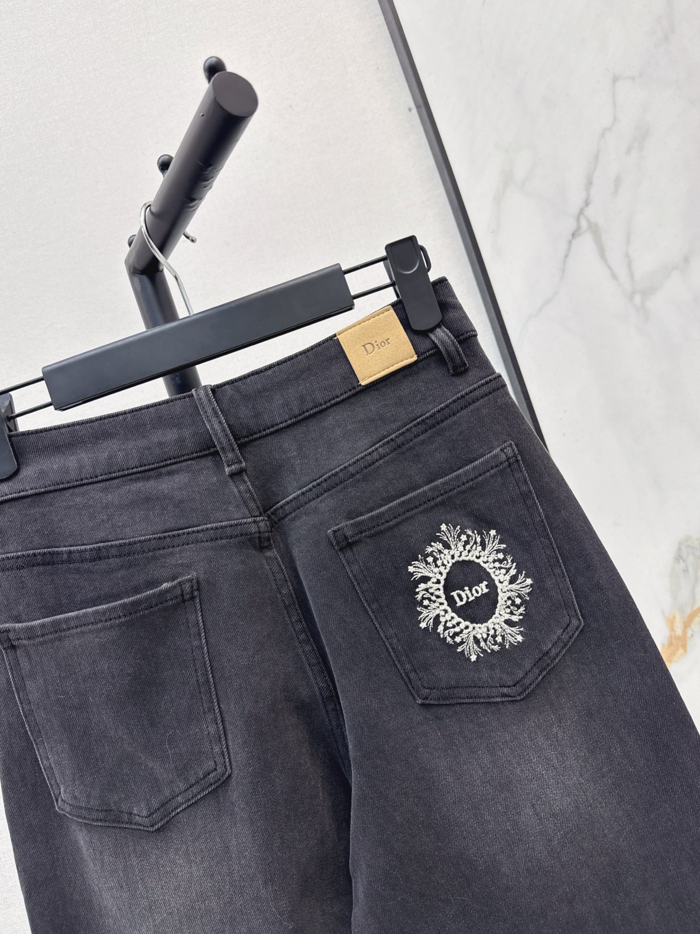 CD 26fw embroidery patch jeans