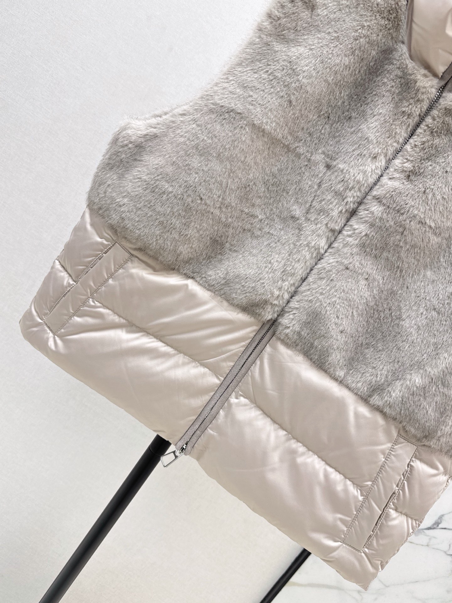 Monc 26fw faux-fur puffer vest