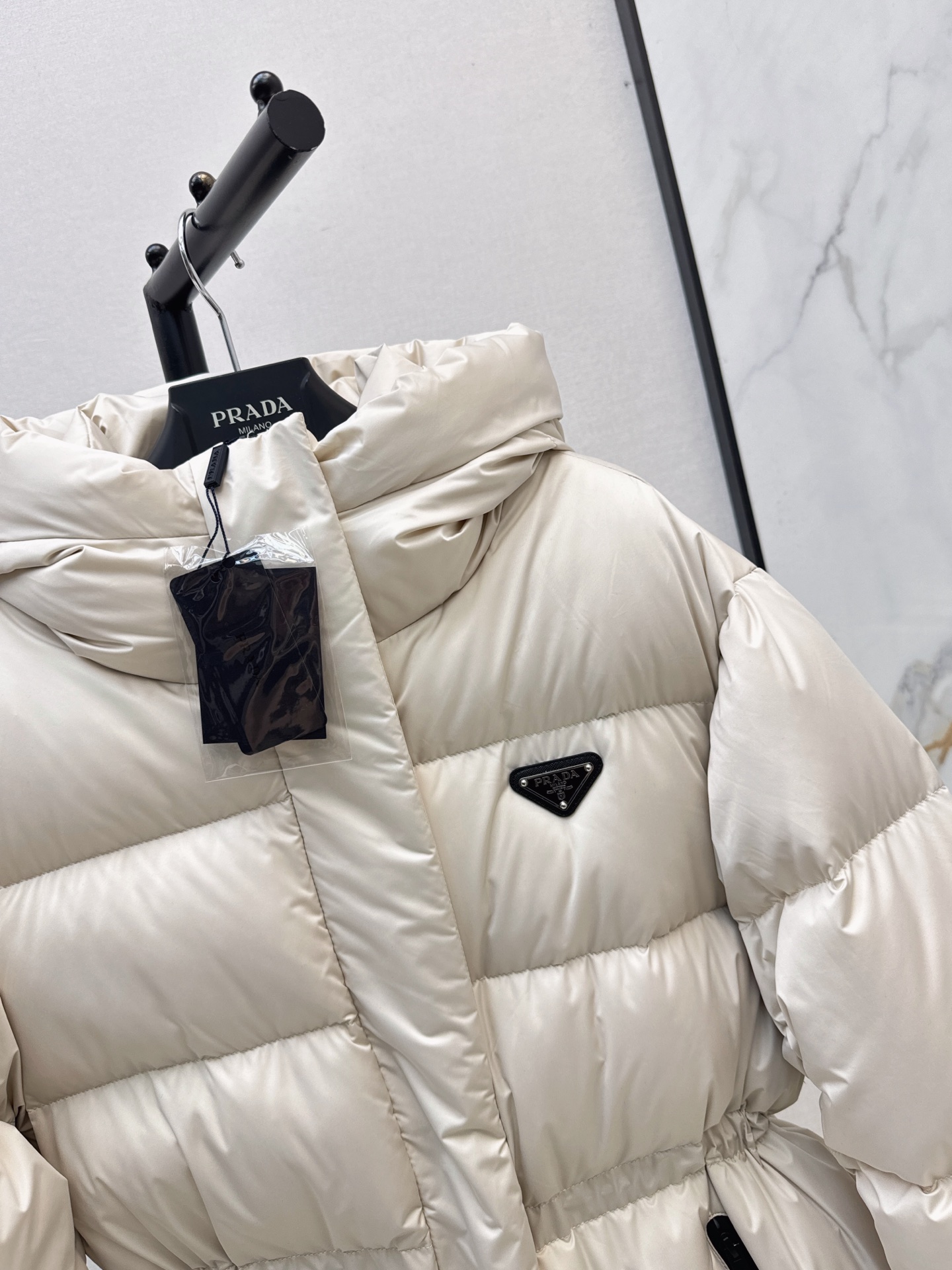 Pra 26fw hooded drawsting down jacket