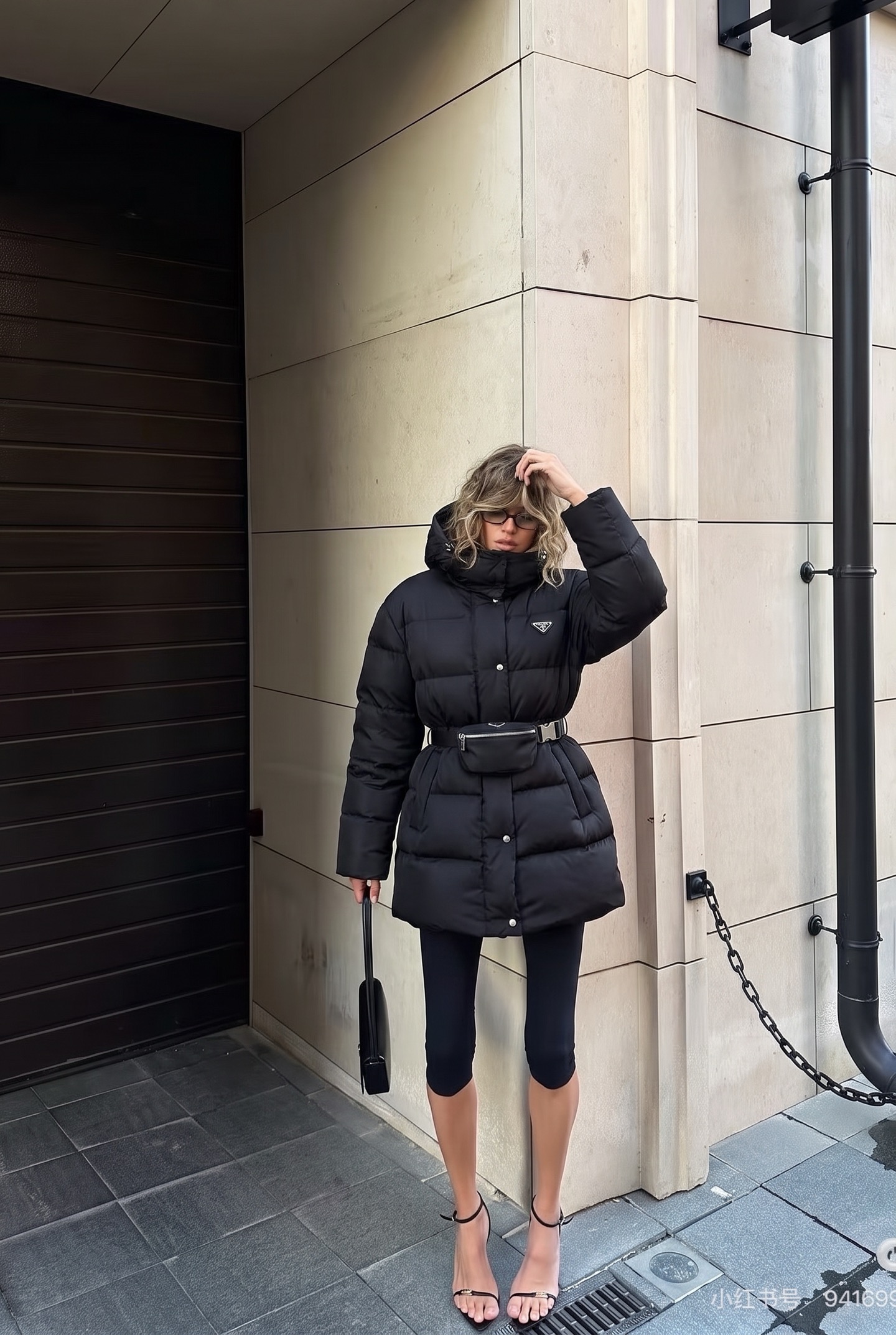 Pra 26fw hooded belted down jacket