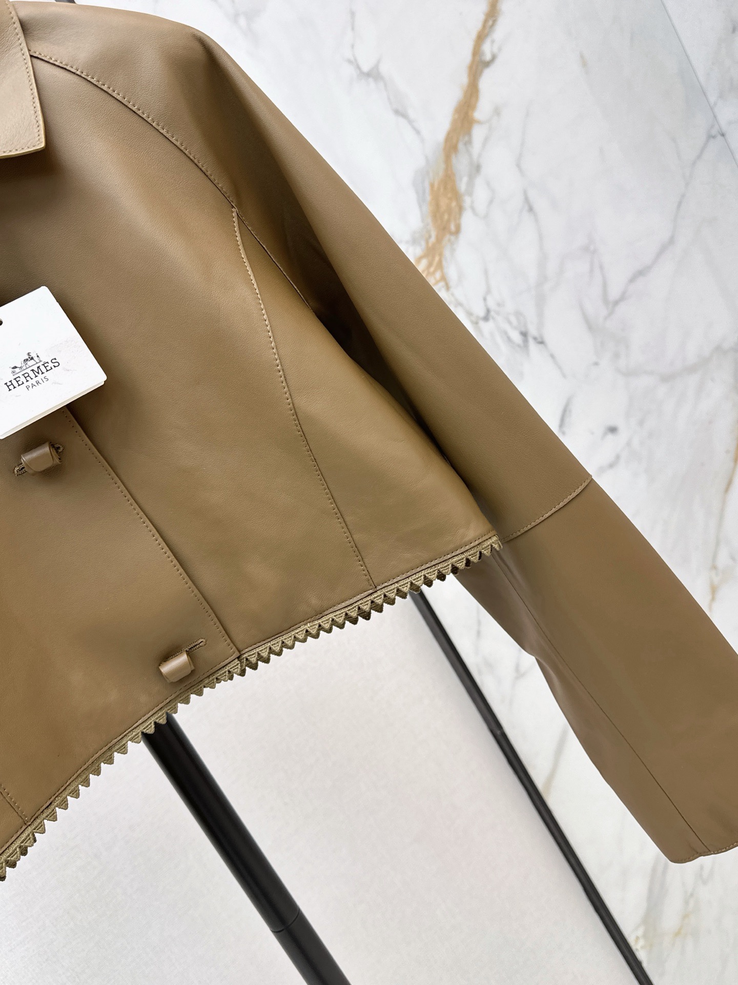 Her 26ss cropped leather jacket