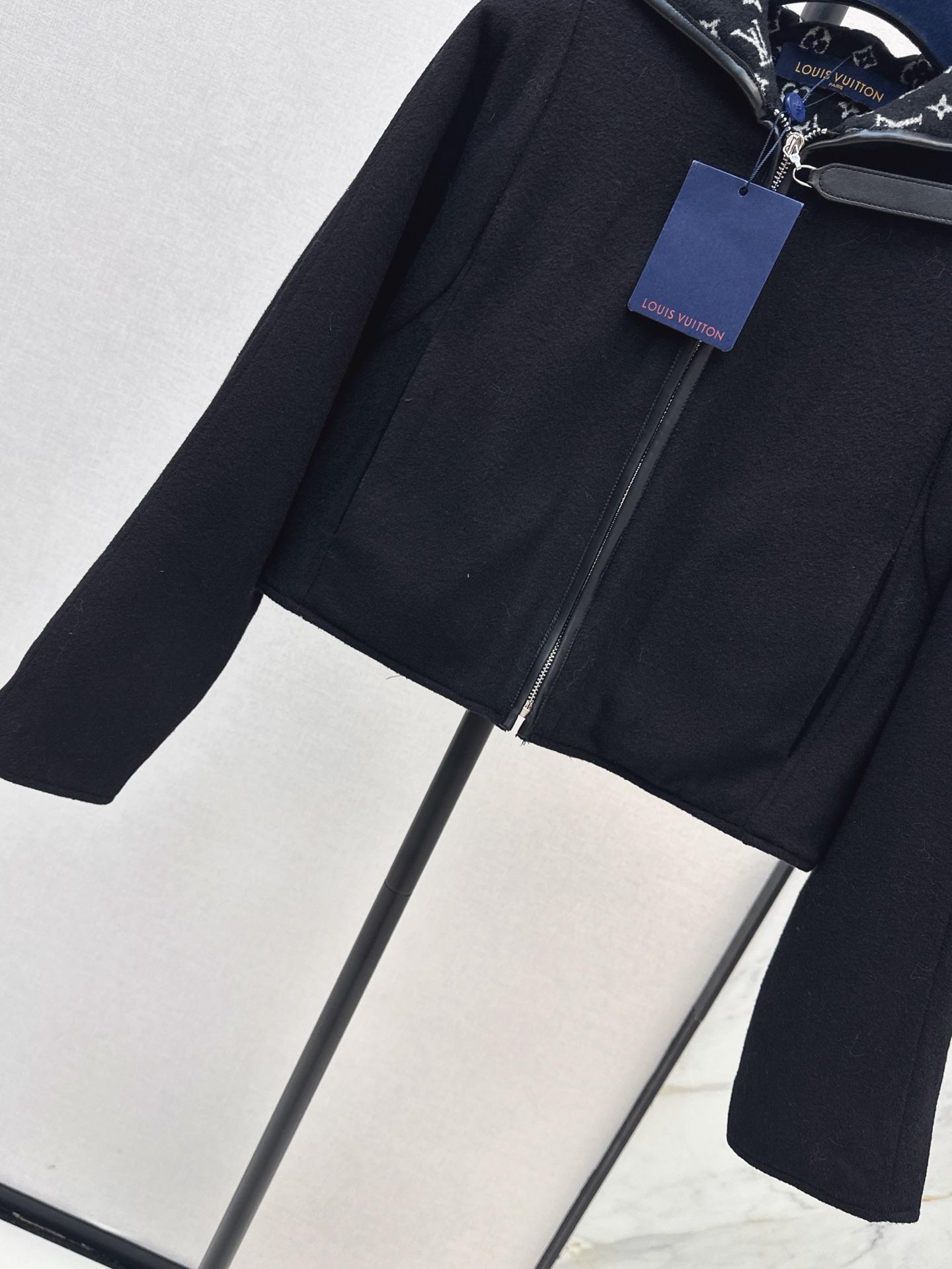 Loui 26fw hooded cropped jacket