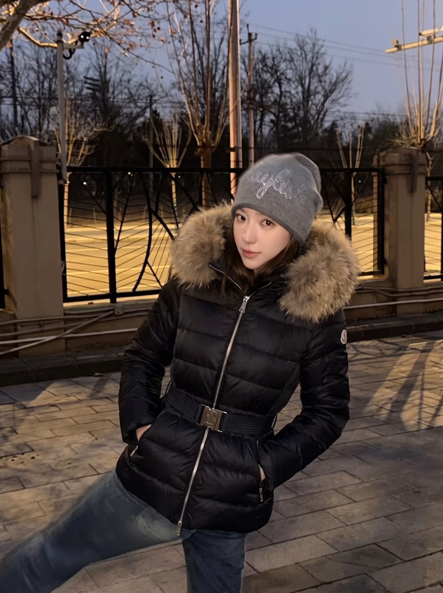 Monc 26fw fur-trim hooded belted down jacket