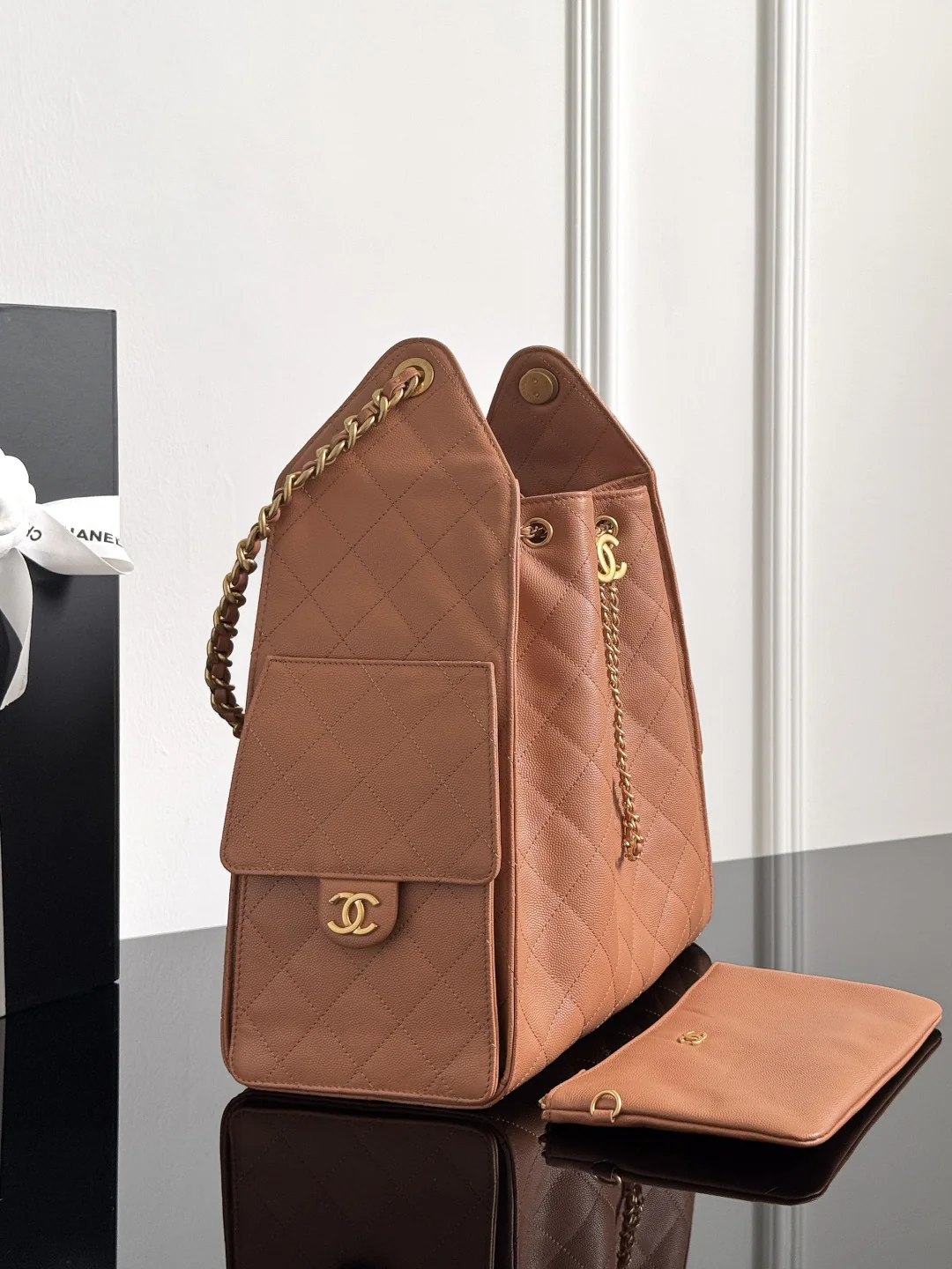 Chan 25A hobo bags