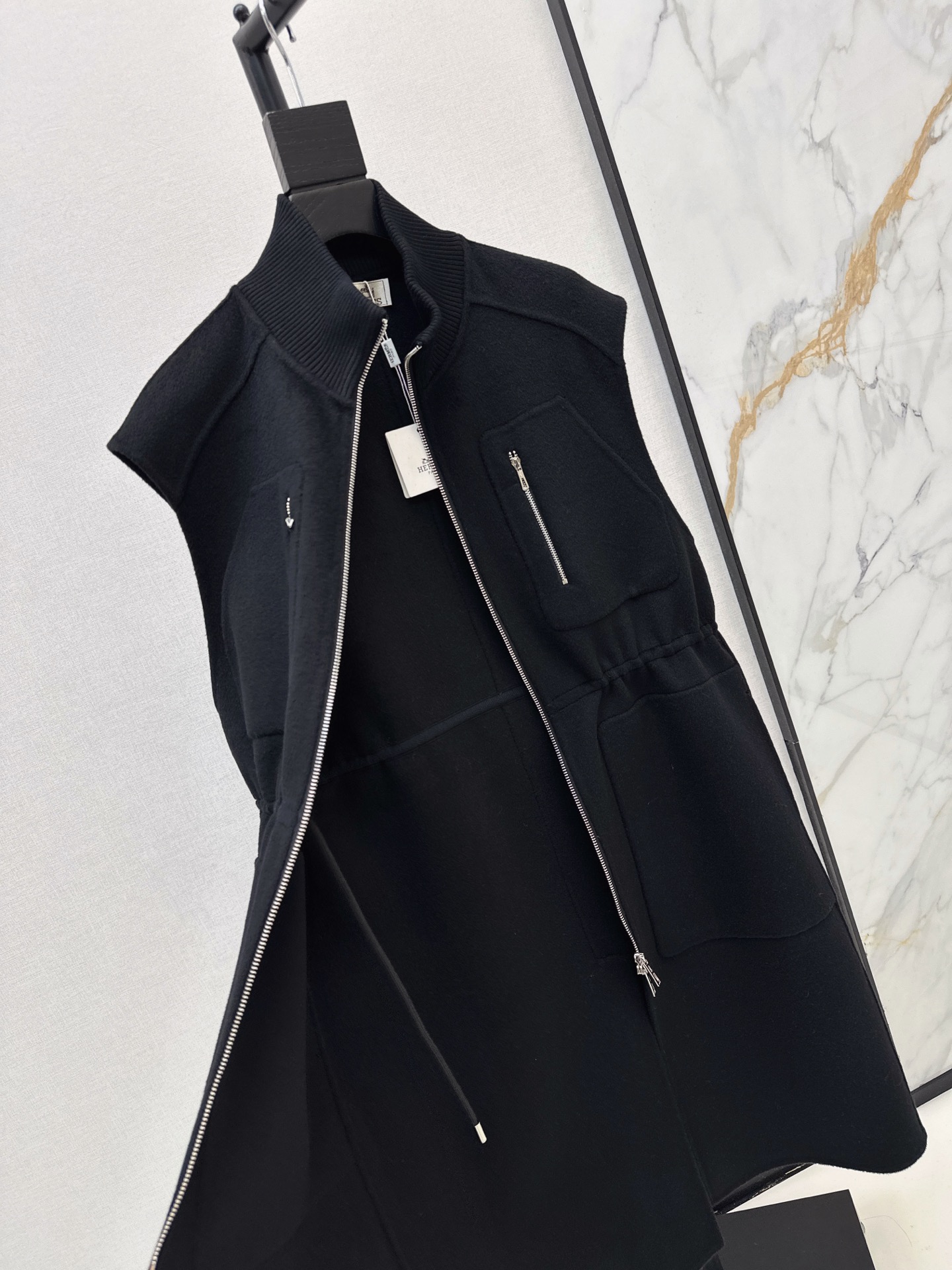 Her 26fw drawstring woolen vest
