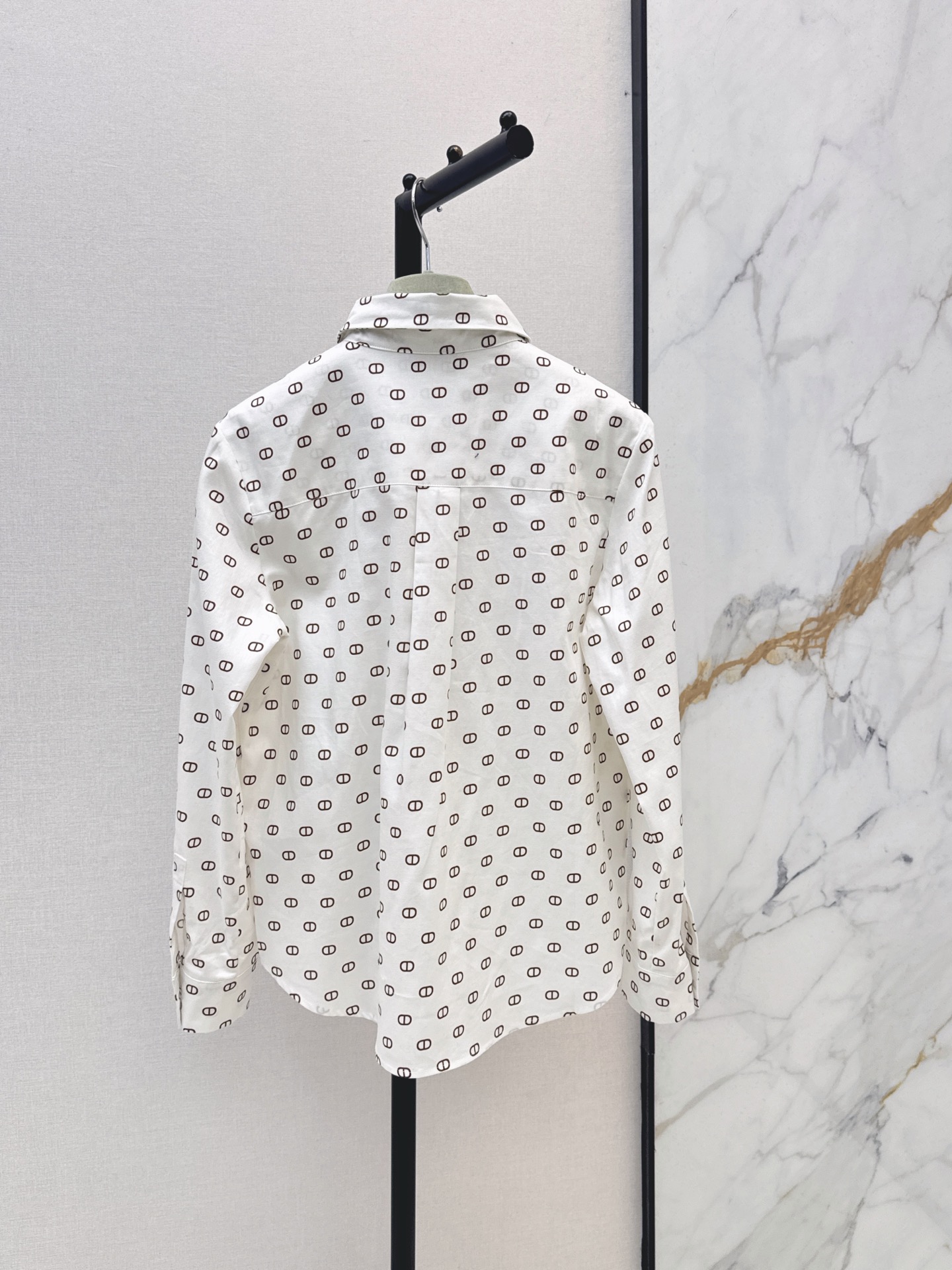 Her 26fw print shirt