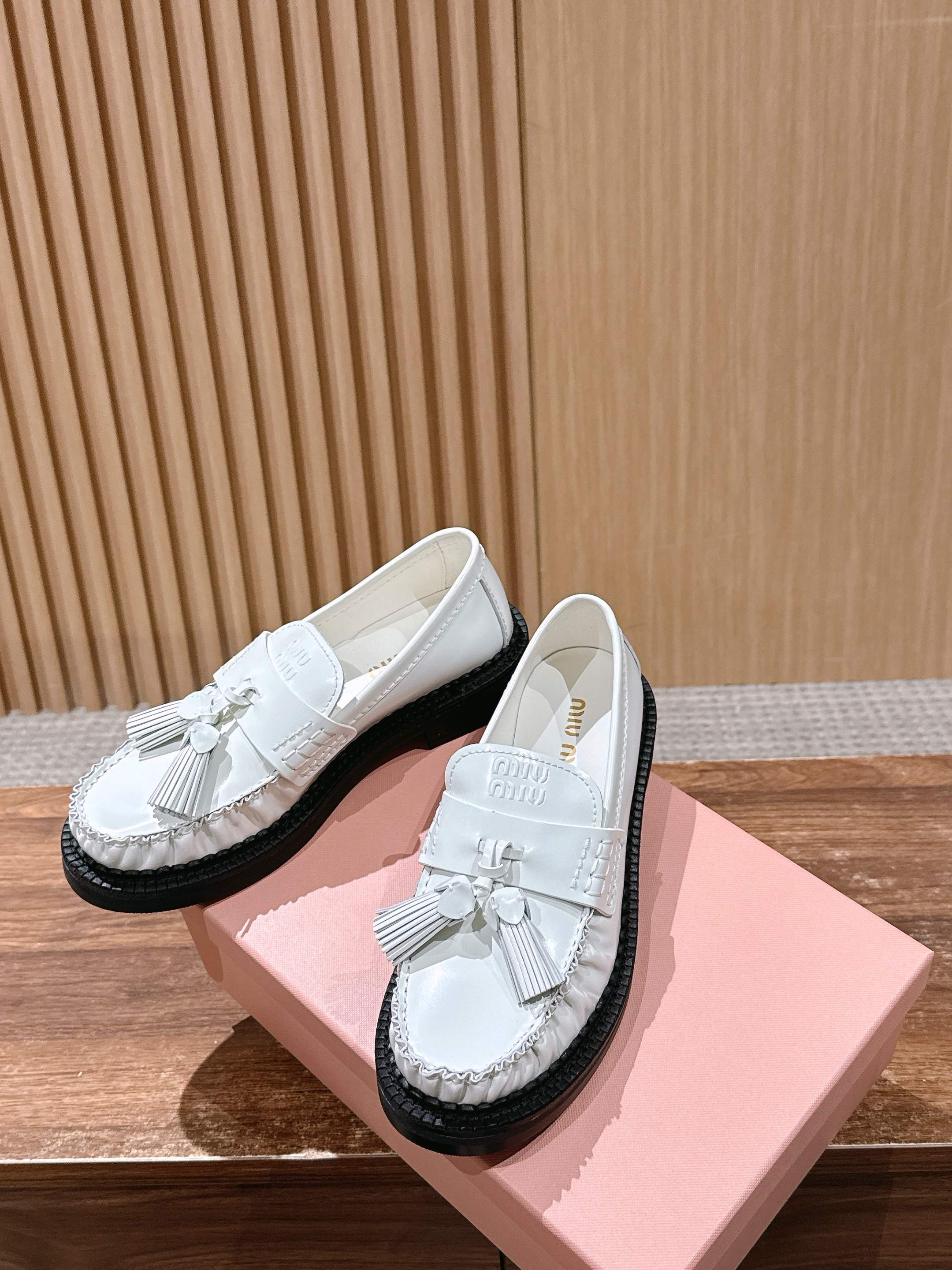 Miu 25fw loafer shoes