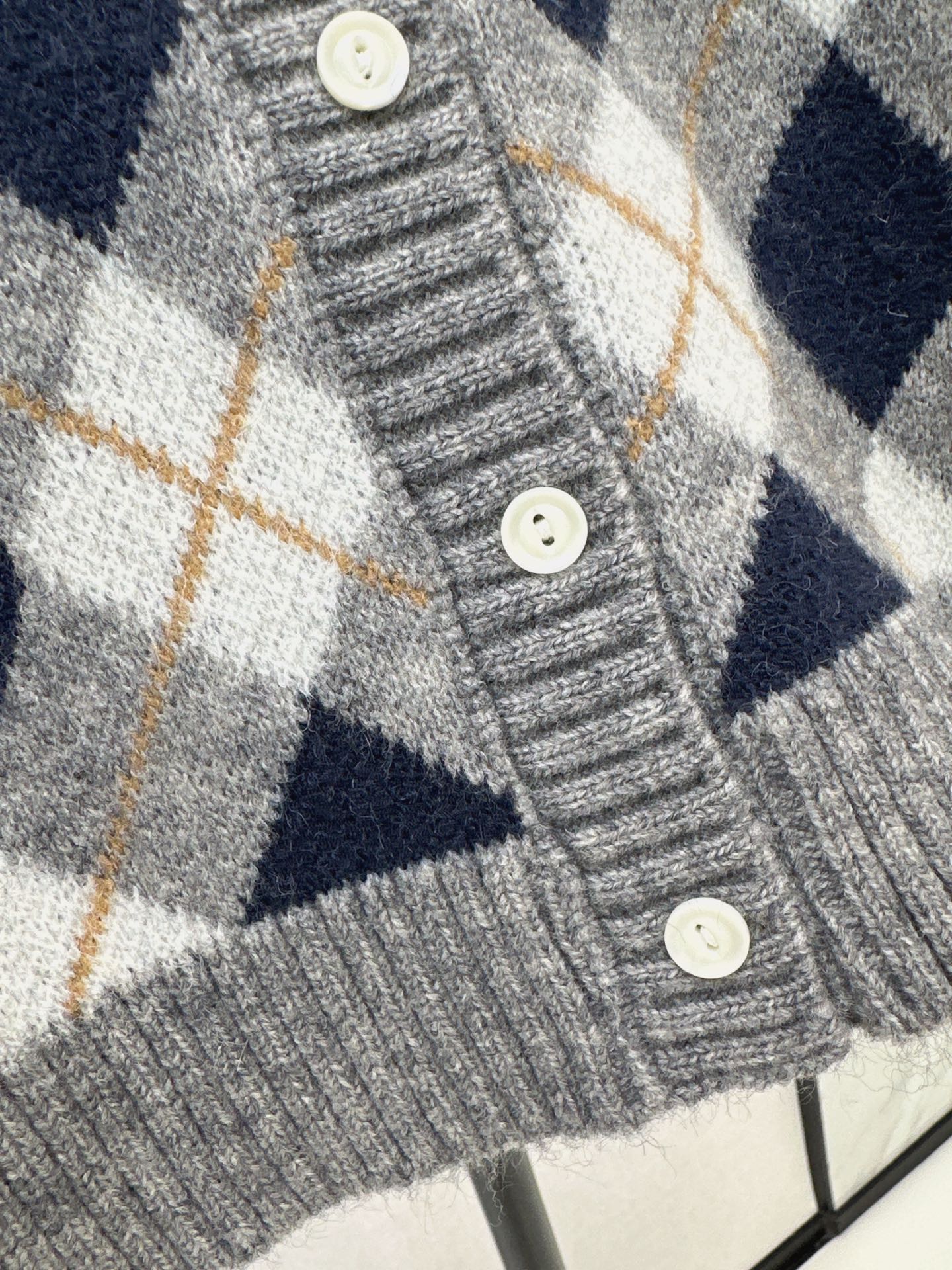 Miu 26fw jacquard cardigan