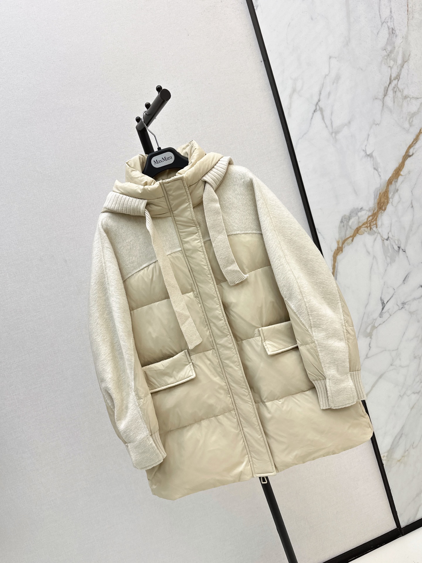Max 26fw knit contract hooded down jacket