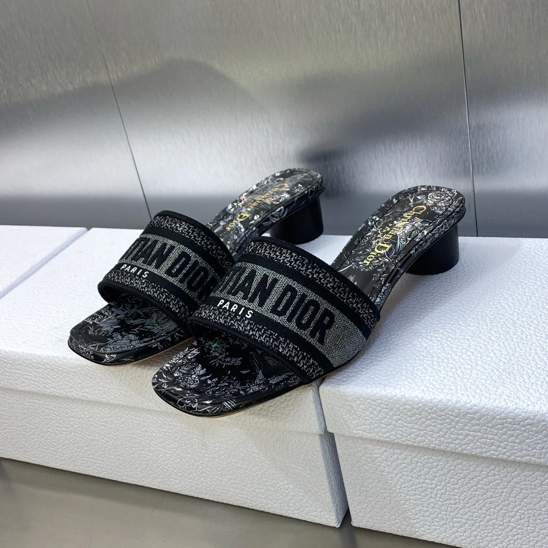 CD 25ss DWAY slippers