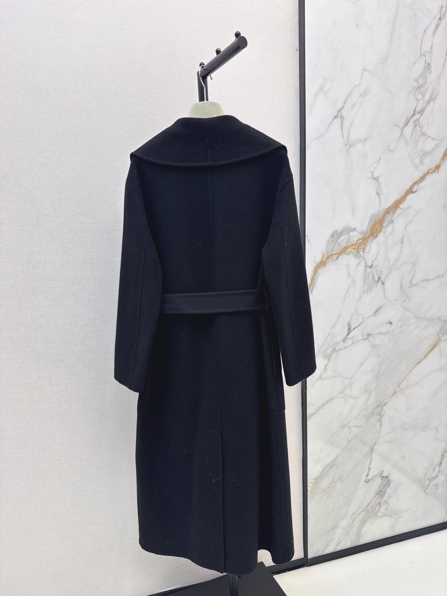 Her 26fw woolen belted overcoats