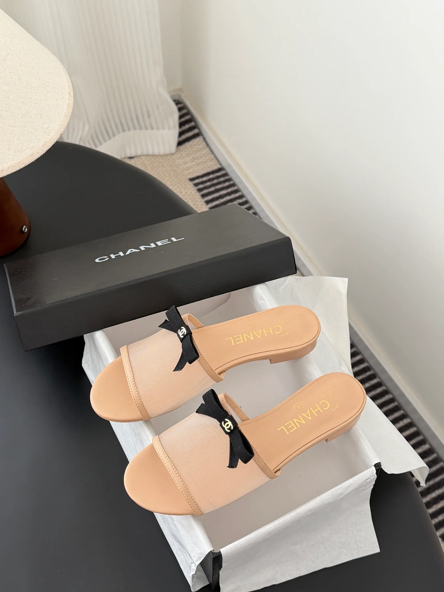 Chan 26ss bow mesh slides