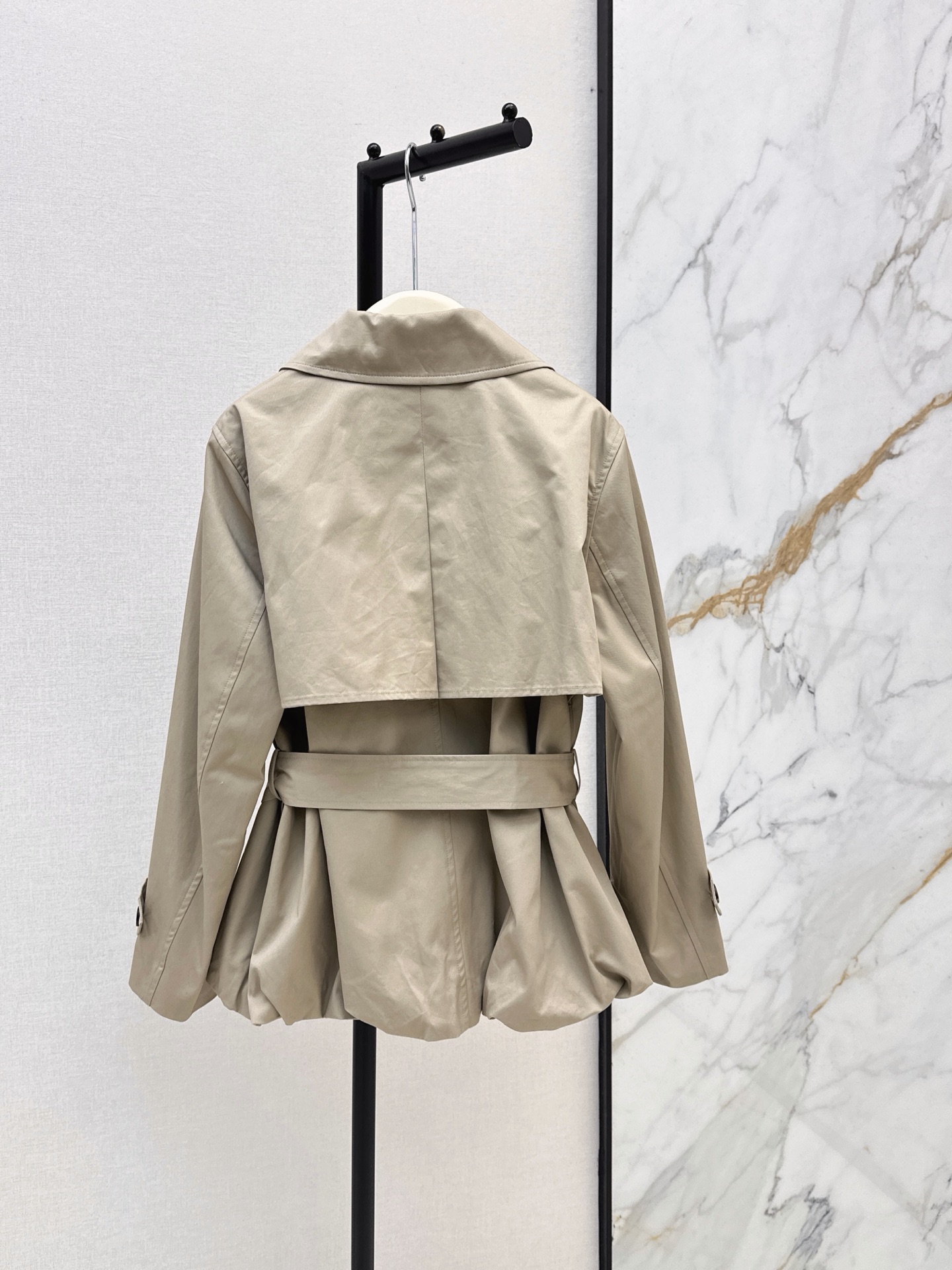ES 26fw belted cropped trench jacket