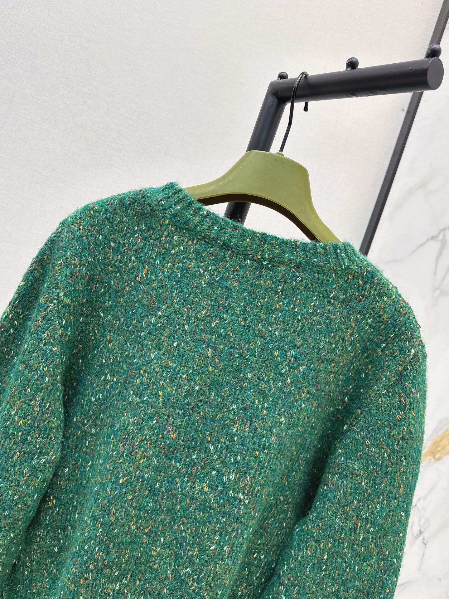 Guc 26fw sequin knit sweater