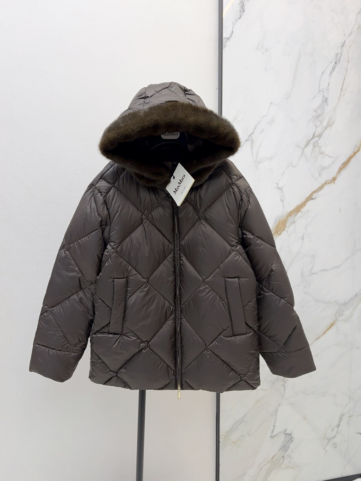 Max 26fw fur-trim down jacket