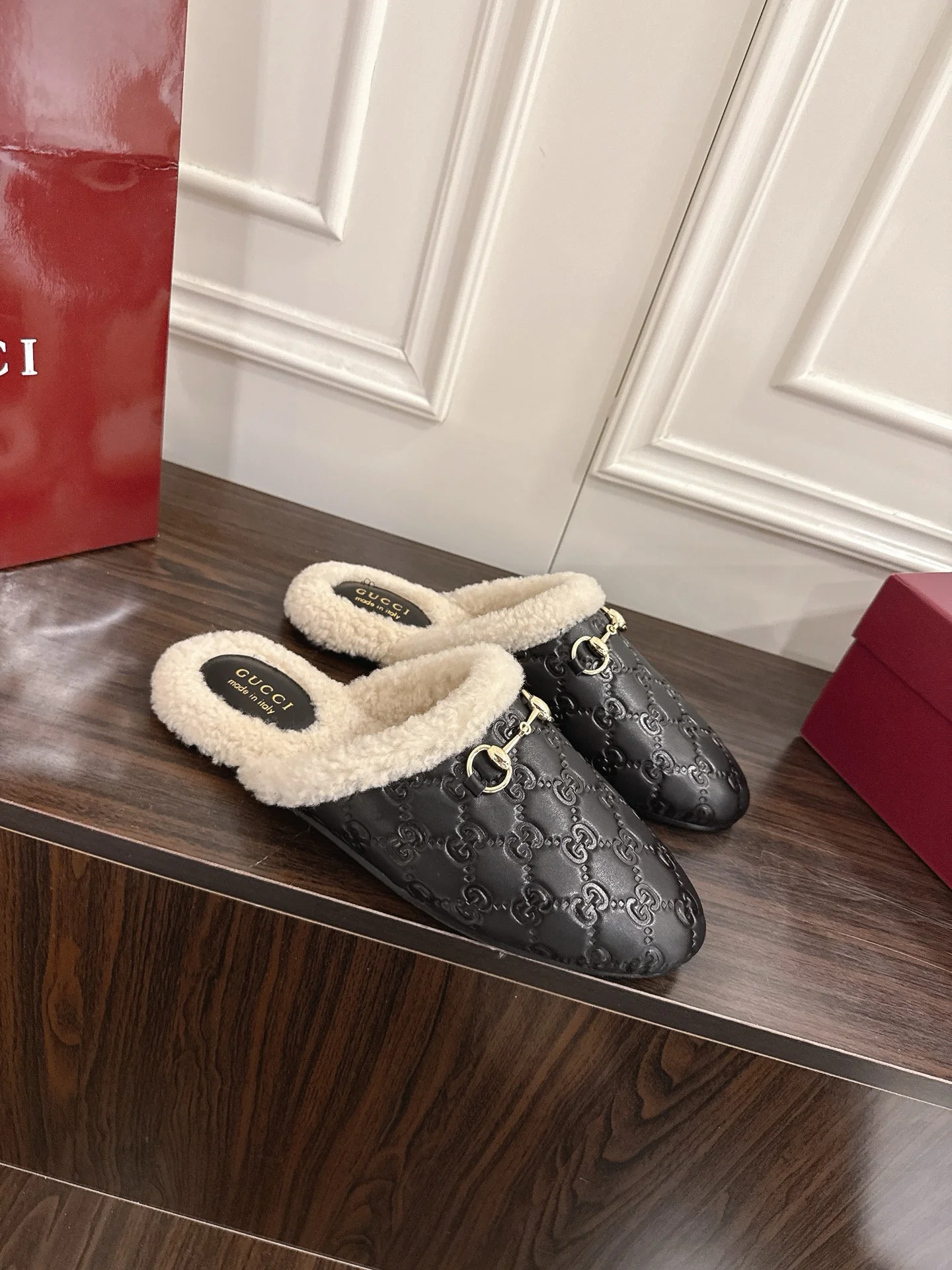 Guc 25fw mules shoes